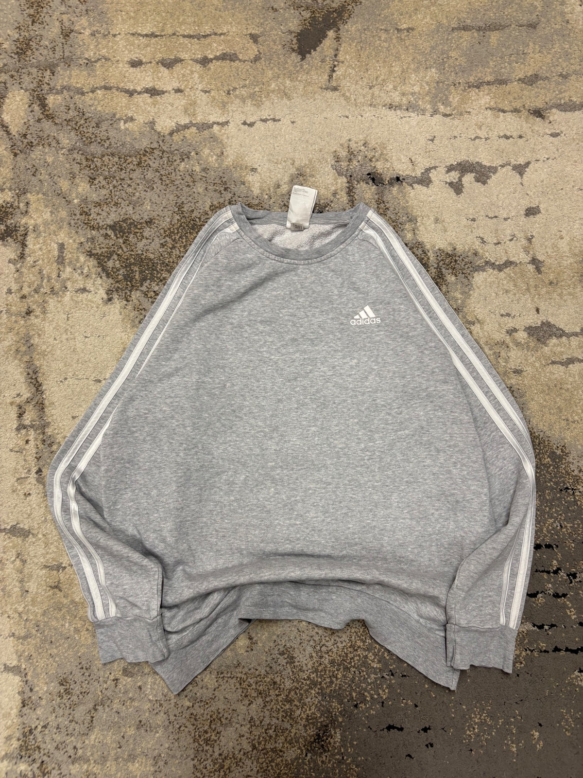 Bluza Adidas crewneck, męskie w bardzo dobrym stanie rozmiar S, widok z przodu