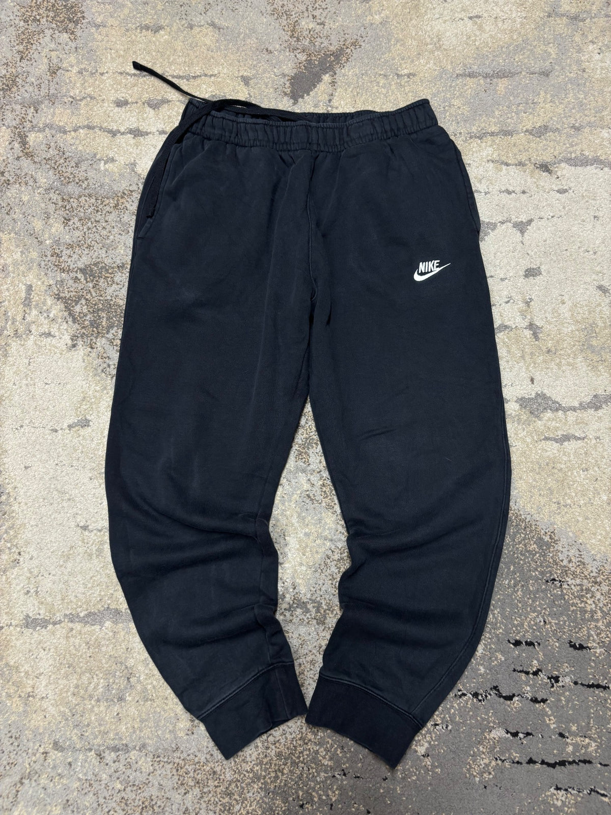 Dresy Nike, męskie w bardzo dobrym stanie rozmiar M, widok z przodu