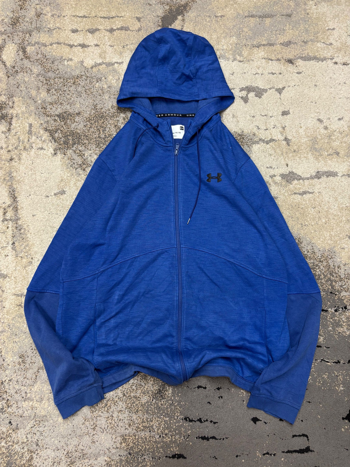 Bluza Under Armour zipp, męskie w bardzo dobrym stanie rozmiar XL, widok z przodu