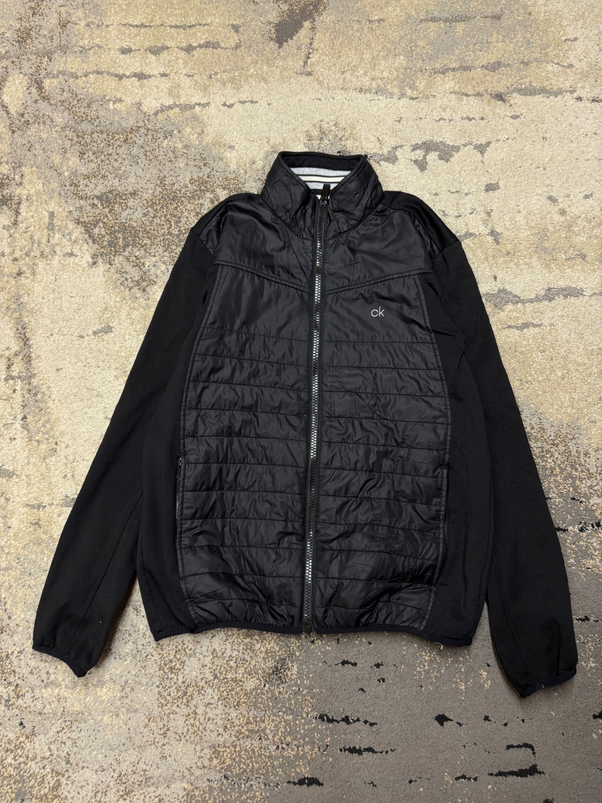 Bluza Calvin Klein zipp, męskie w bardzo dobrym stanie rozmiar M, widok z przodu