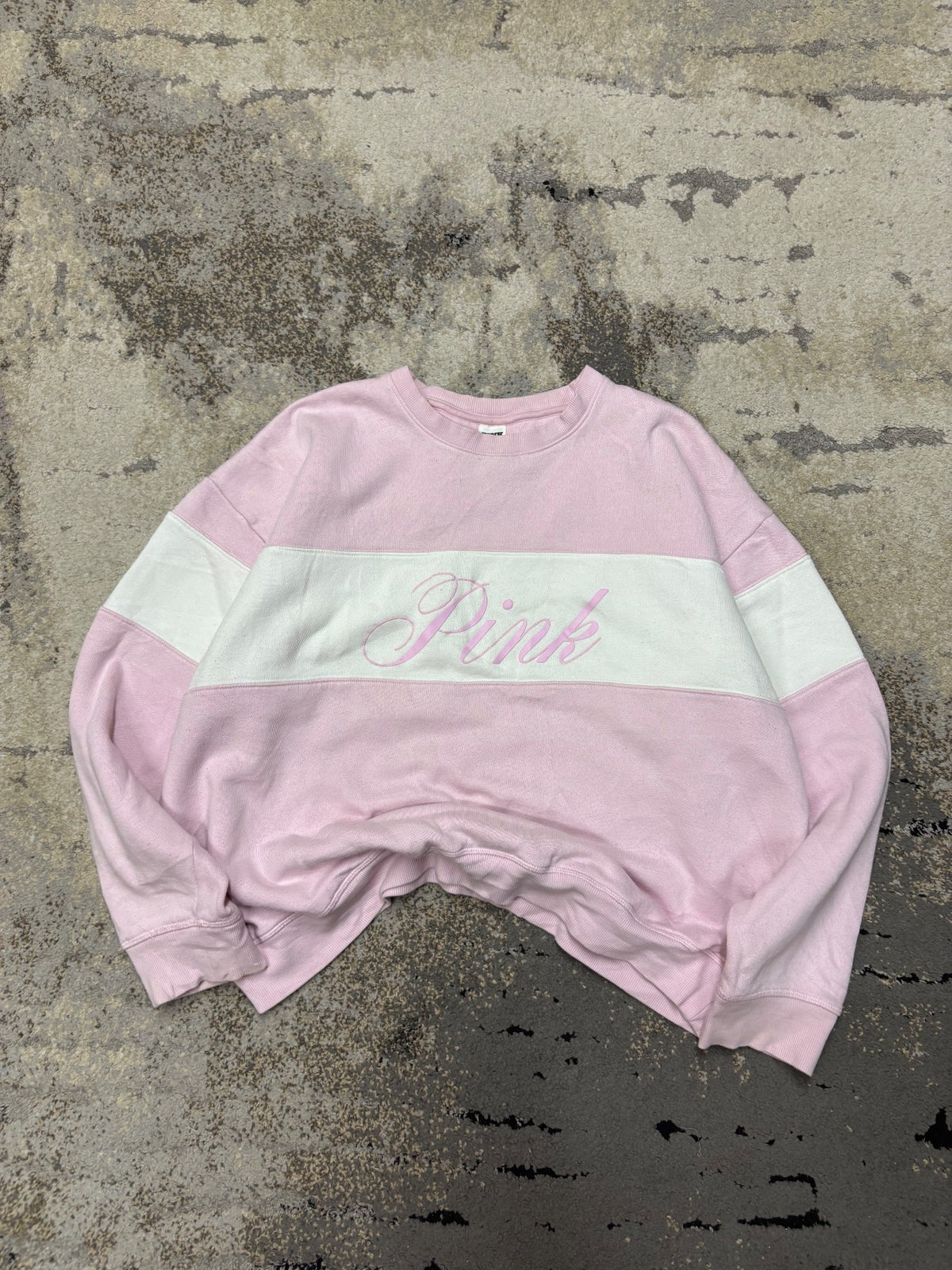 Bluza Pink crewneck, damskie w bardzo dobrym stanie rozmiar XL, detal