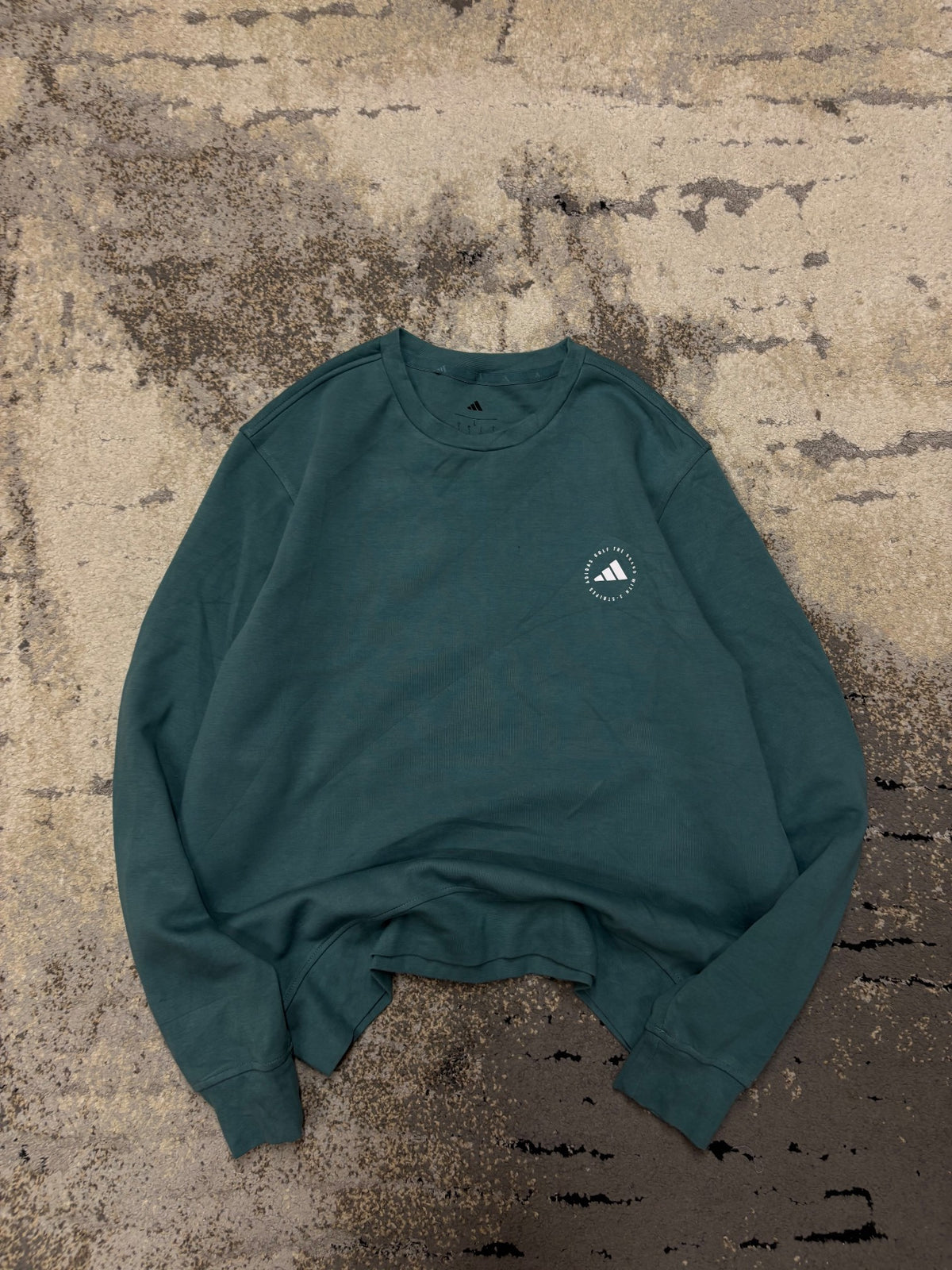 Bluza Adidas crewneck, damskie w bardzo dobrym stanie rozmiar L, widok z przodu