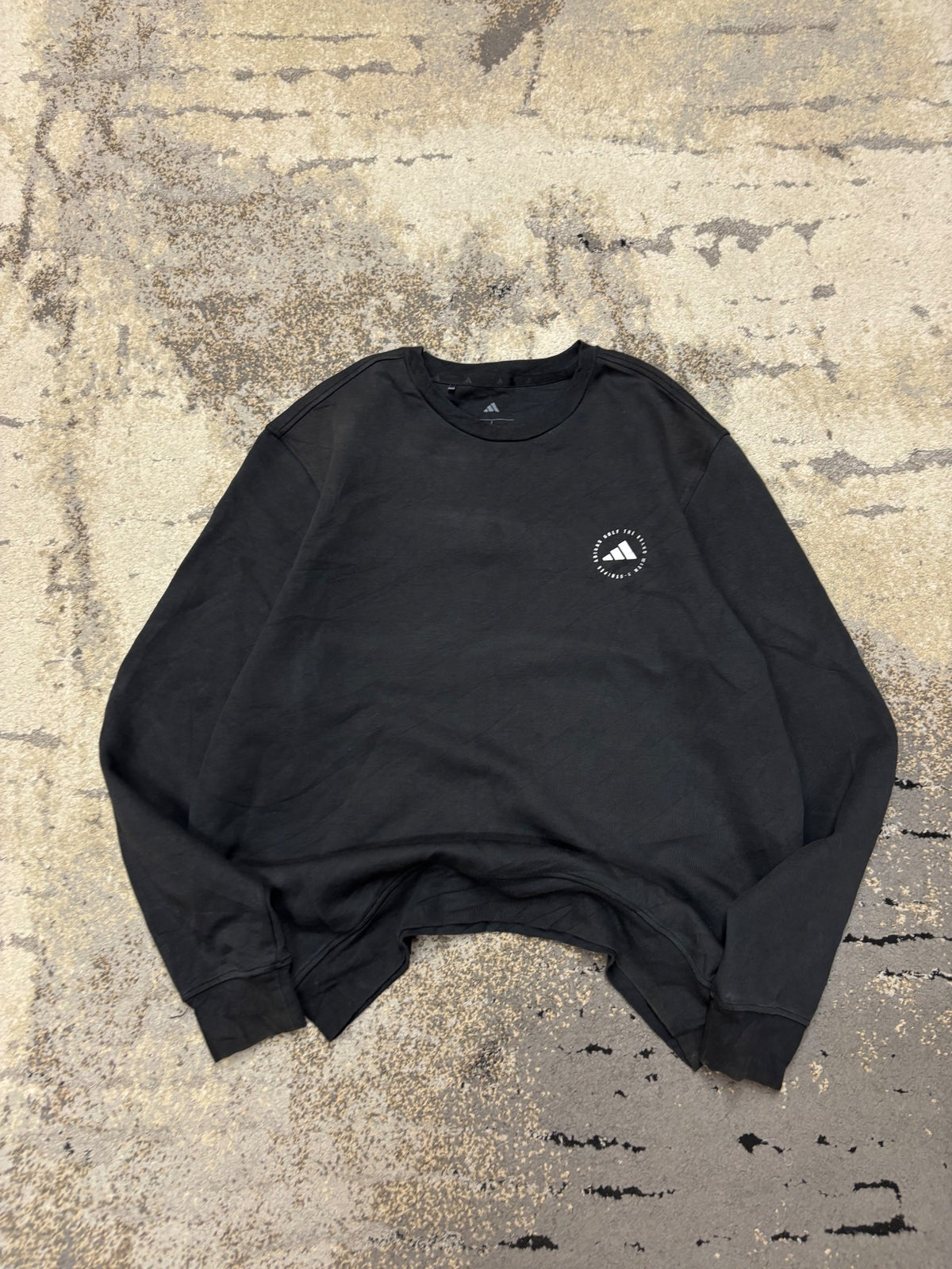 Bluza Adidas crewneck, damskie w bardzo dobrym stanie rozmiar L, widok z przodu