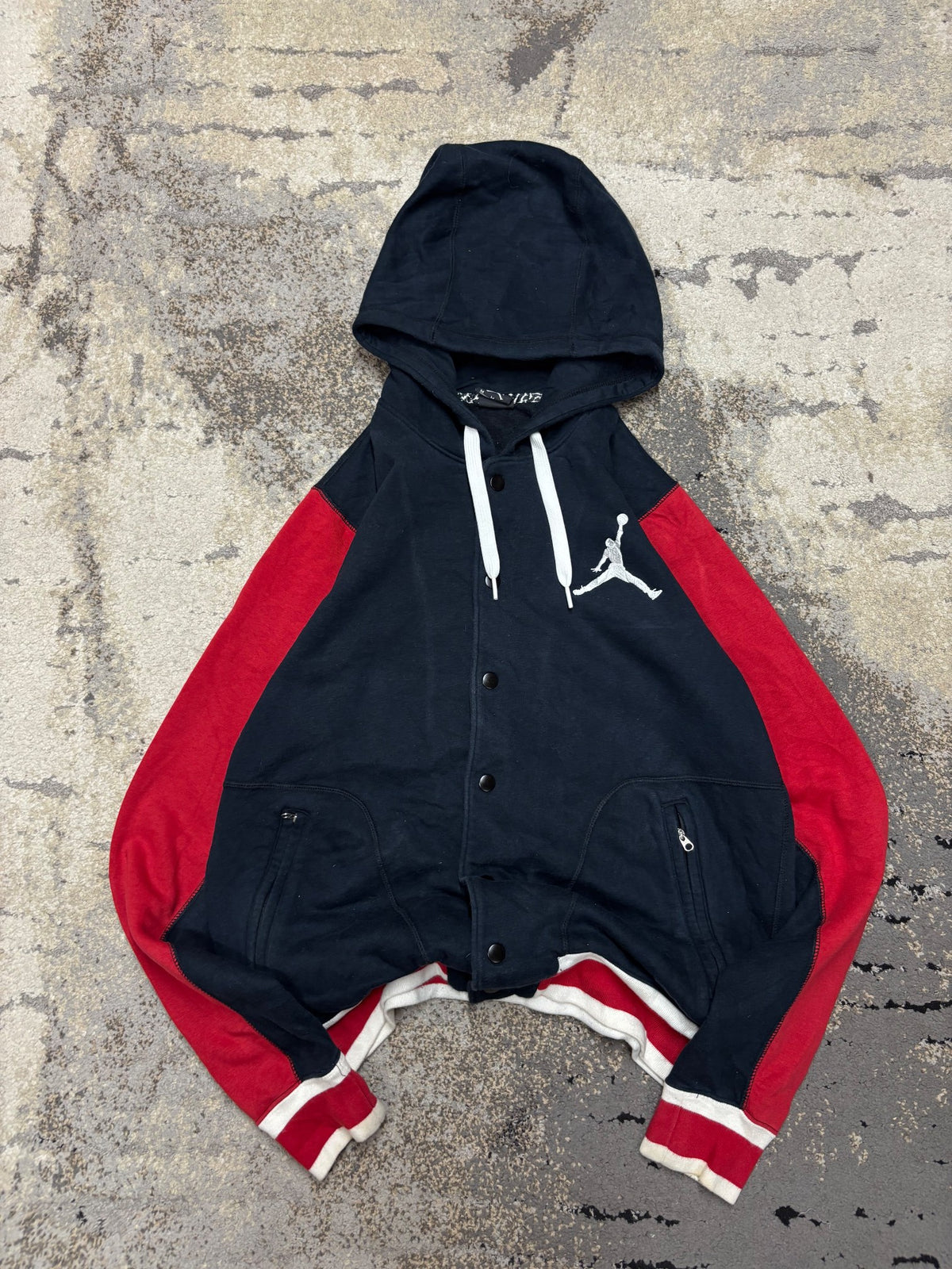 Bluza Jordan zipp, męskie w bardzo dobrym stanie rozmiar M, widok z przodu