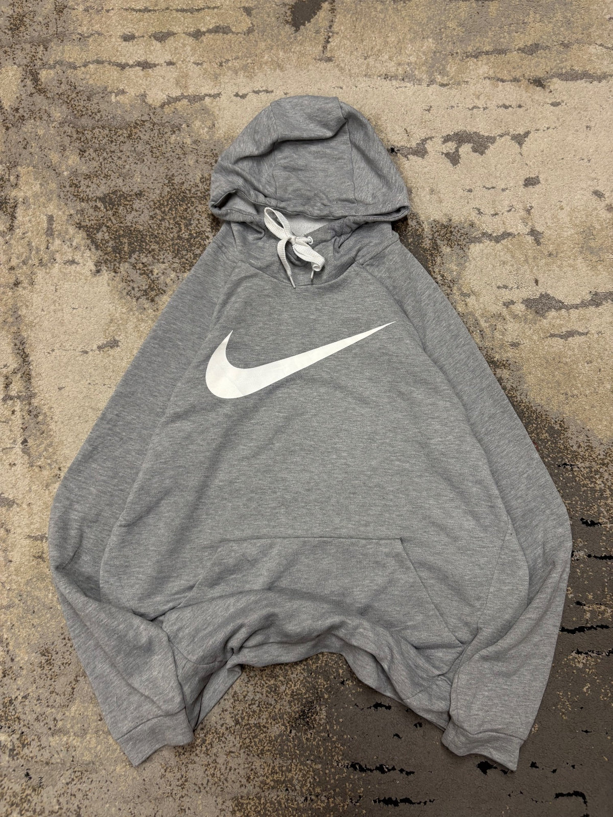 Bluza Nike hoodie, męskie w bardzo dobrym stanie rozmiar L, widok z przodu