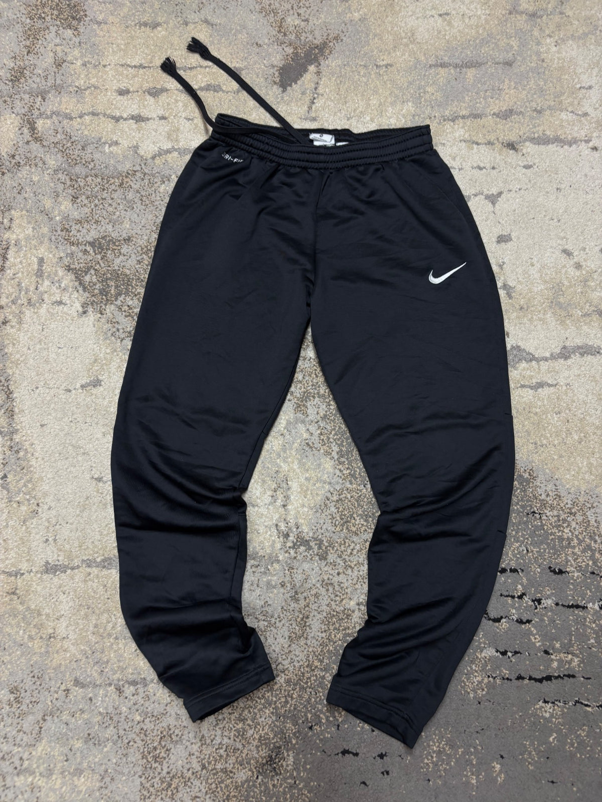 Dresy Nike, męskie w bardzo dobrym stanie rozmiar M, detal