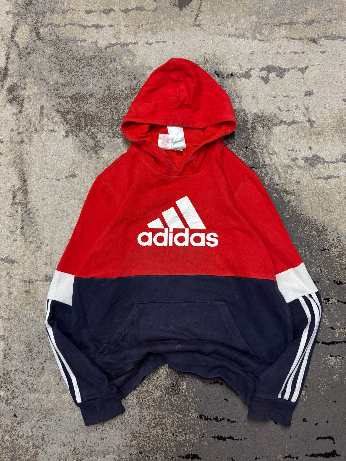 Bluza Adidas hoodie, dziecięce w bardzo dobrym stanie rozmiar 176 cm / 16 lat, widok z przodu