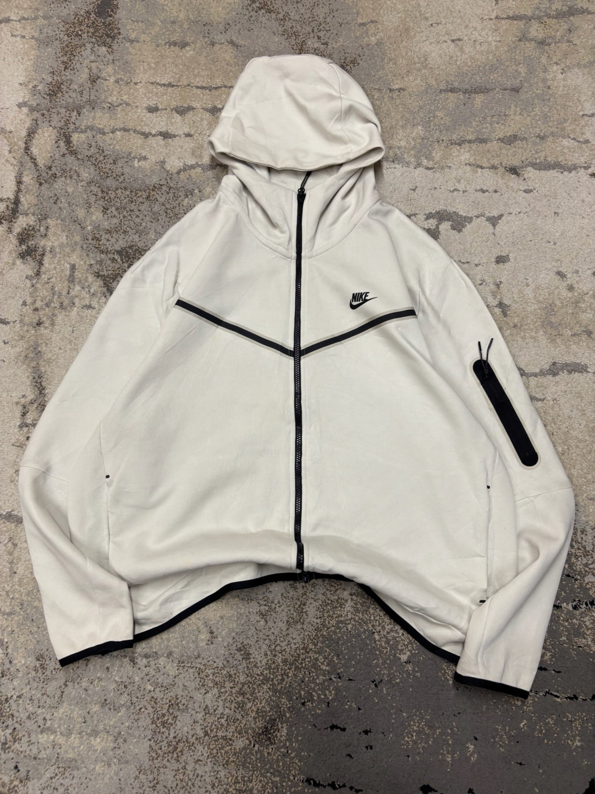 Bluza Nike Tech Fleece, męskie w bardzo dobrym stanie rozmiar XXL, widok z przodu