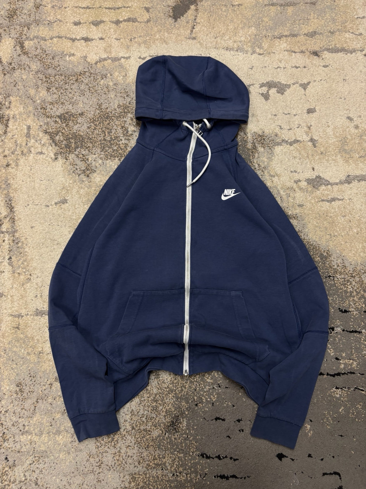 Bluza Nike zipp, damskie w bardzo dobrym stanie rozmiar M, widok z przodu