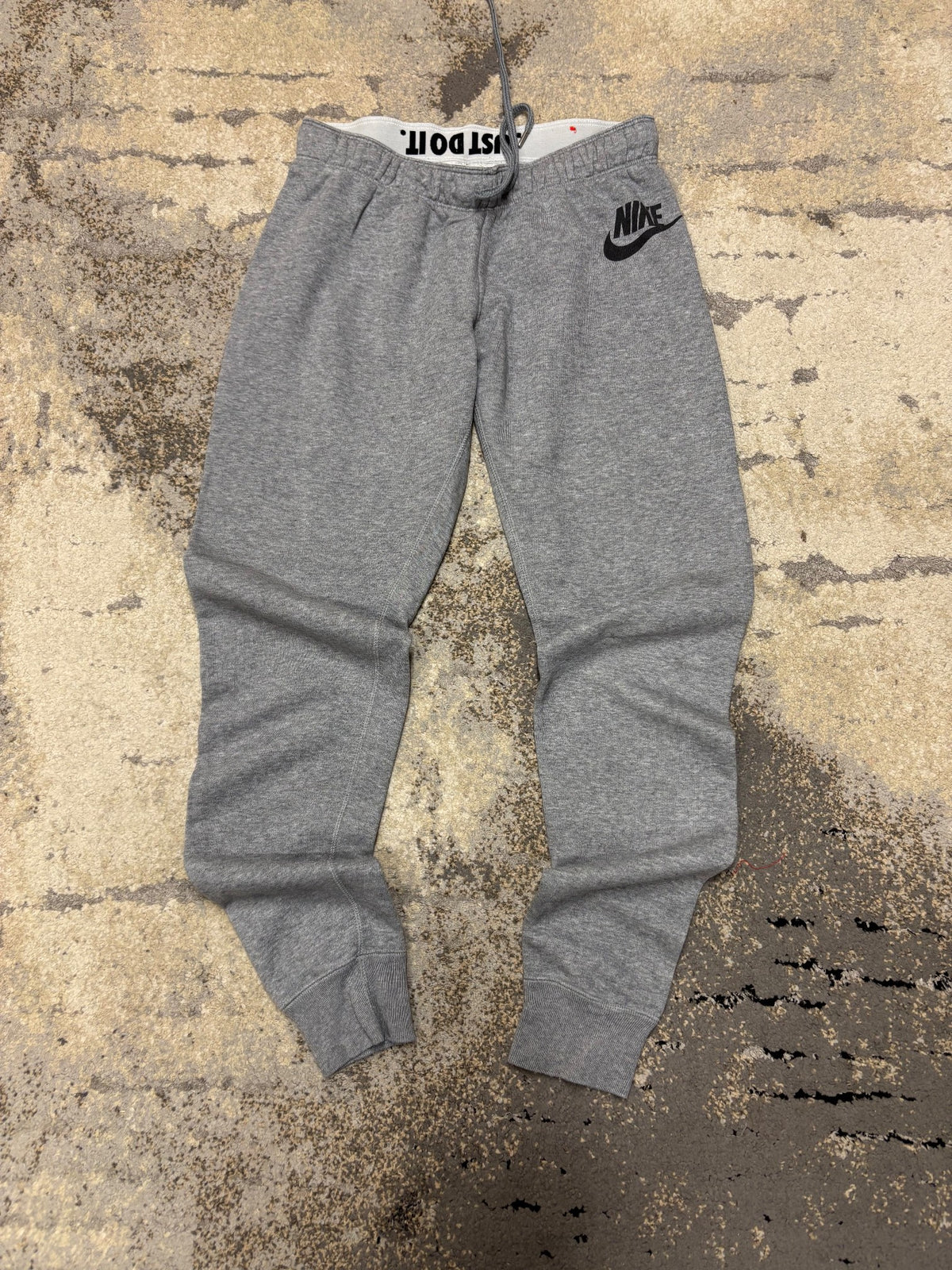 Dresy Nike, damskie w bardzo dobrym stanie rozmiar M, detal