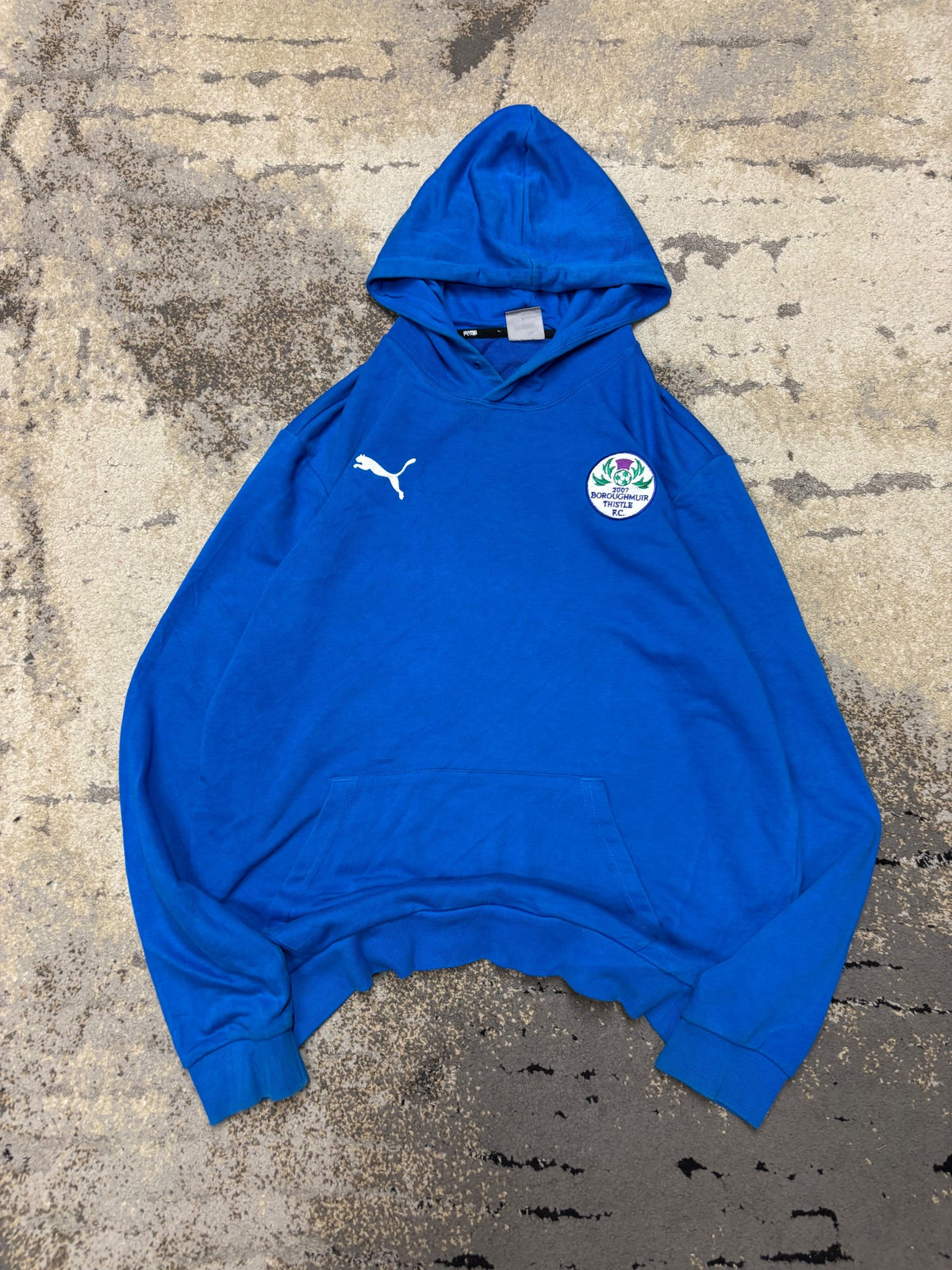 Bluza Puma hoodie, damskie w bardzo dobrym stanie rozmiar L, widok z przodu