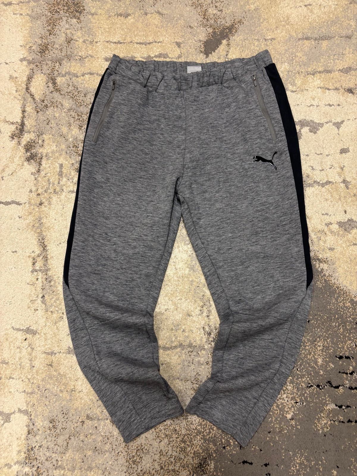 Dresy Puma, męskie w bardzo dobrym stanie rozmiar XL, detal