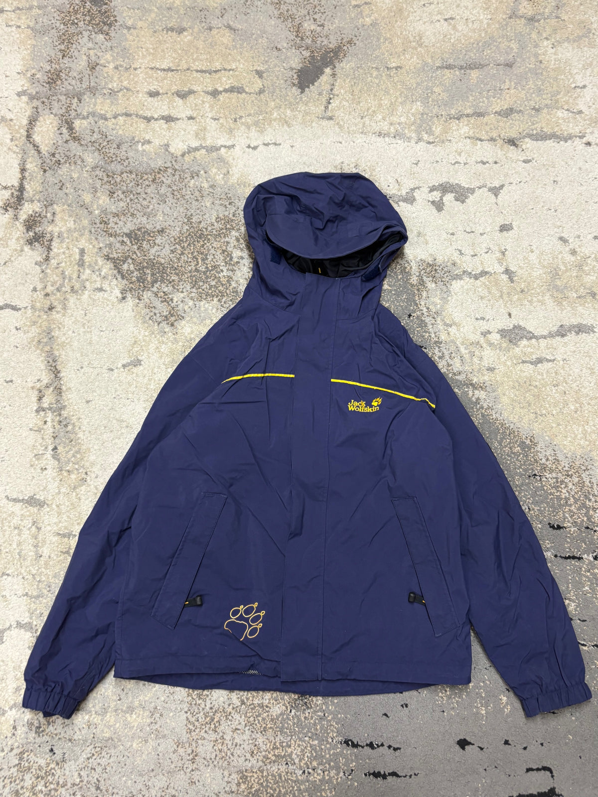Kurtka Jack Wolfskin wiatrówka outdoor, dziecięce w bardzo dobrym stanie rozmiar 152 cm / 12 lat, widok z przodu