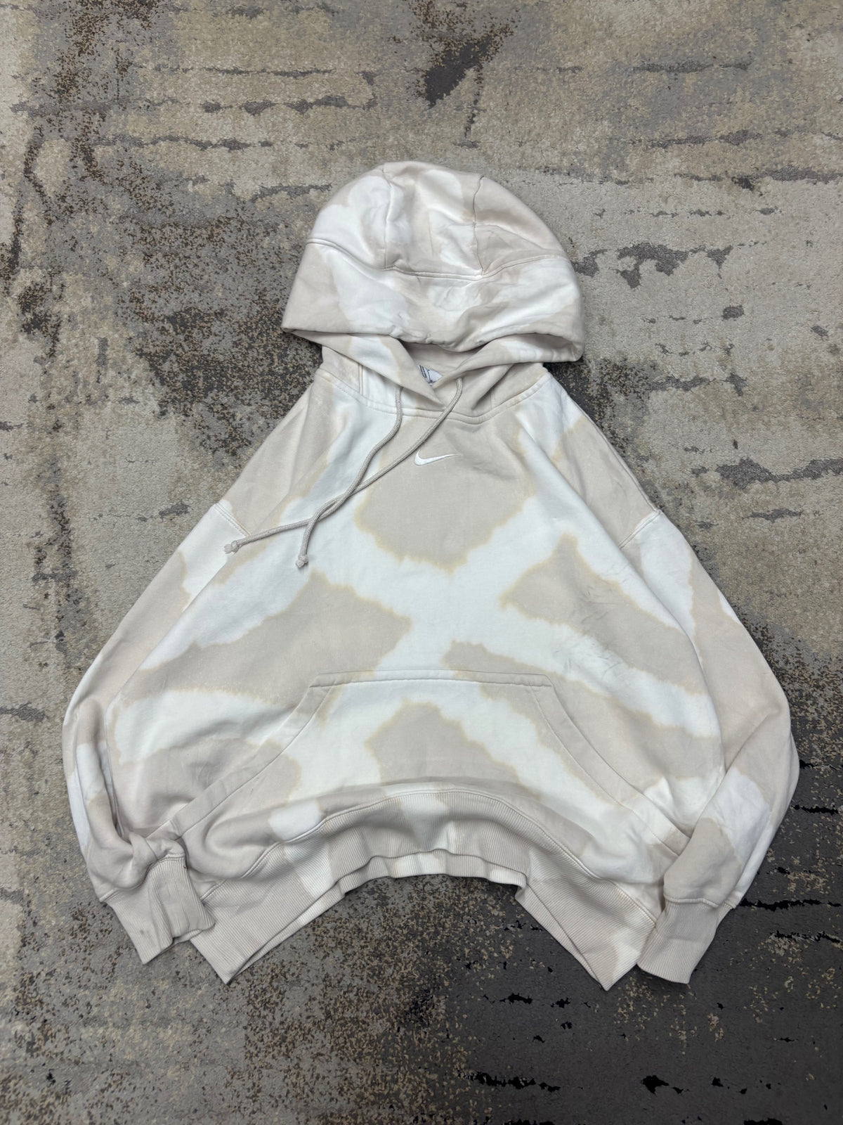 Bluza Nike hoodie, damskie w bardzo dobrym stanie rozmiar M, detal