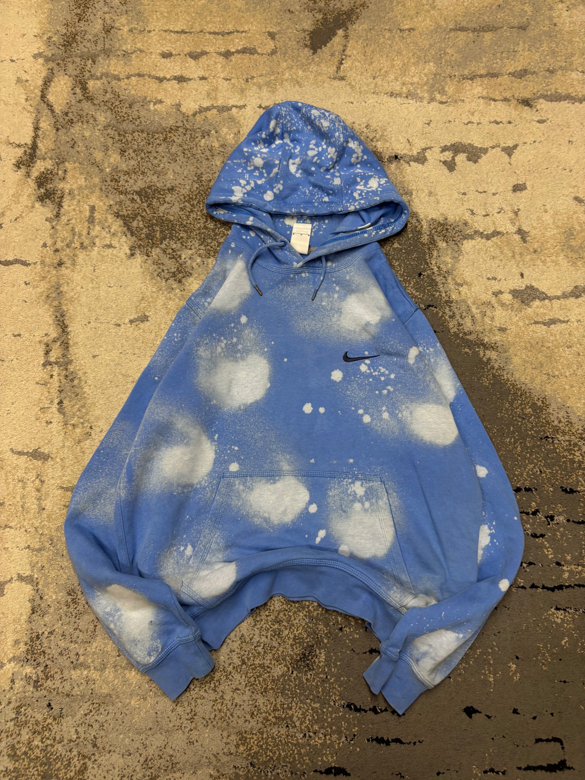 Bluza Nike hoodie, damskie w bardzo dobrym stanie rozmiar M, detal