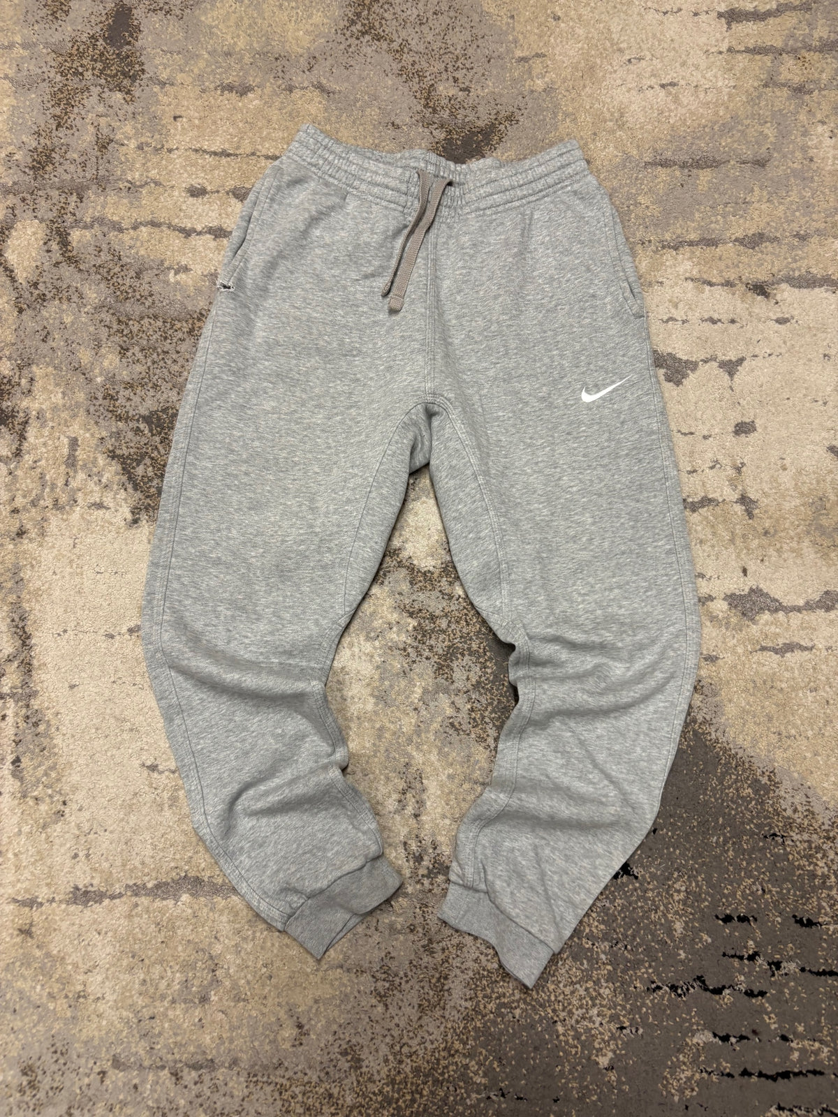 Dresy Nike, męskie w bardzo dobrym stanie rozmiar S, widok z przodu