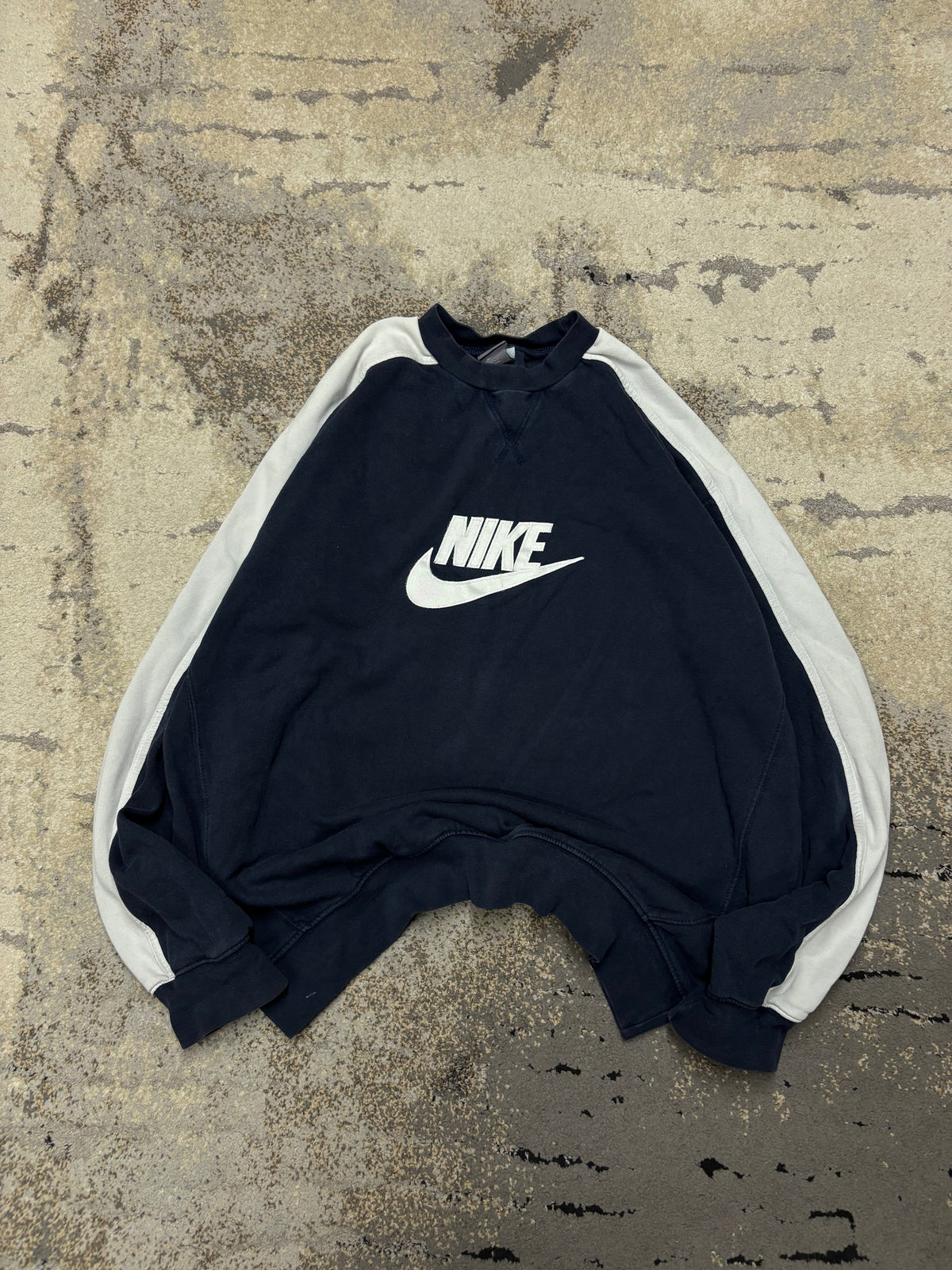 Bluza Nike vintage retro y2k crewneck, męskie w bardzo dobrym stanie rozmiar XL, widok z przodu