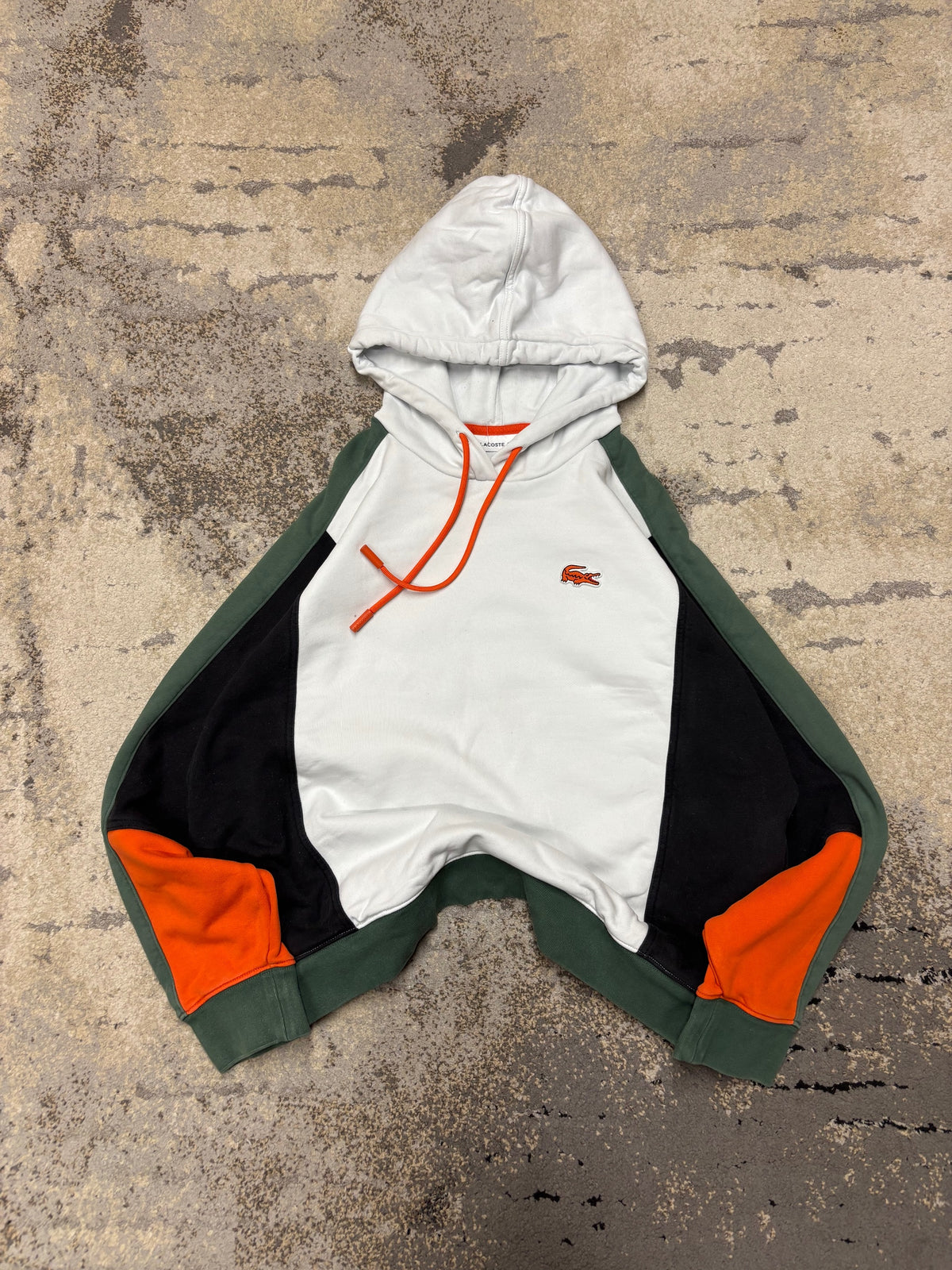 Bluza Lacoste hoodie, damskie w bardzo dobrym stanie rozmiar XL, widok z przodu