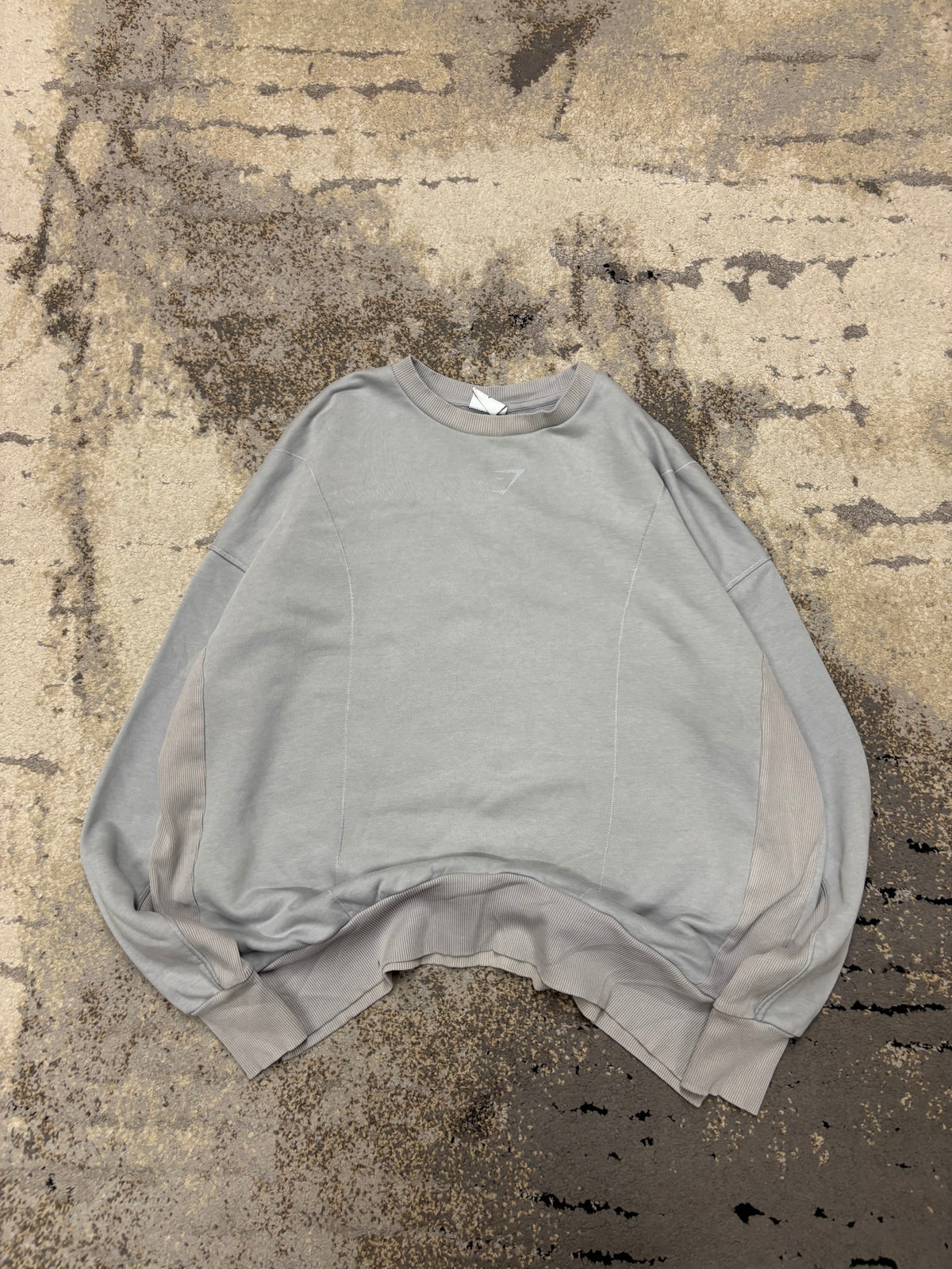 Bluza GymShark crewneck, damskie w bardzo dobrym stanie rozmiar S, widok z przodu