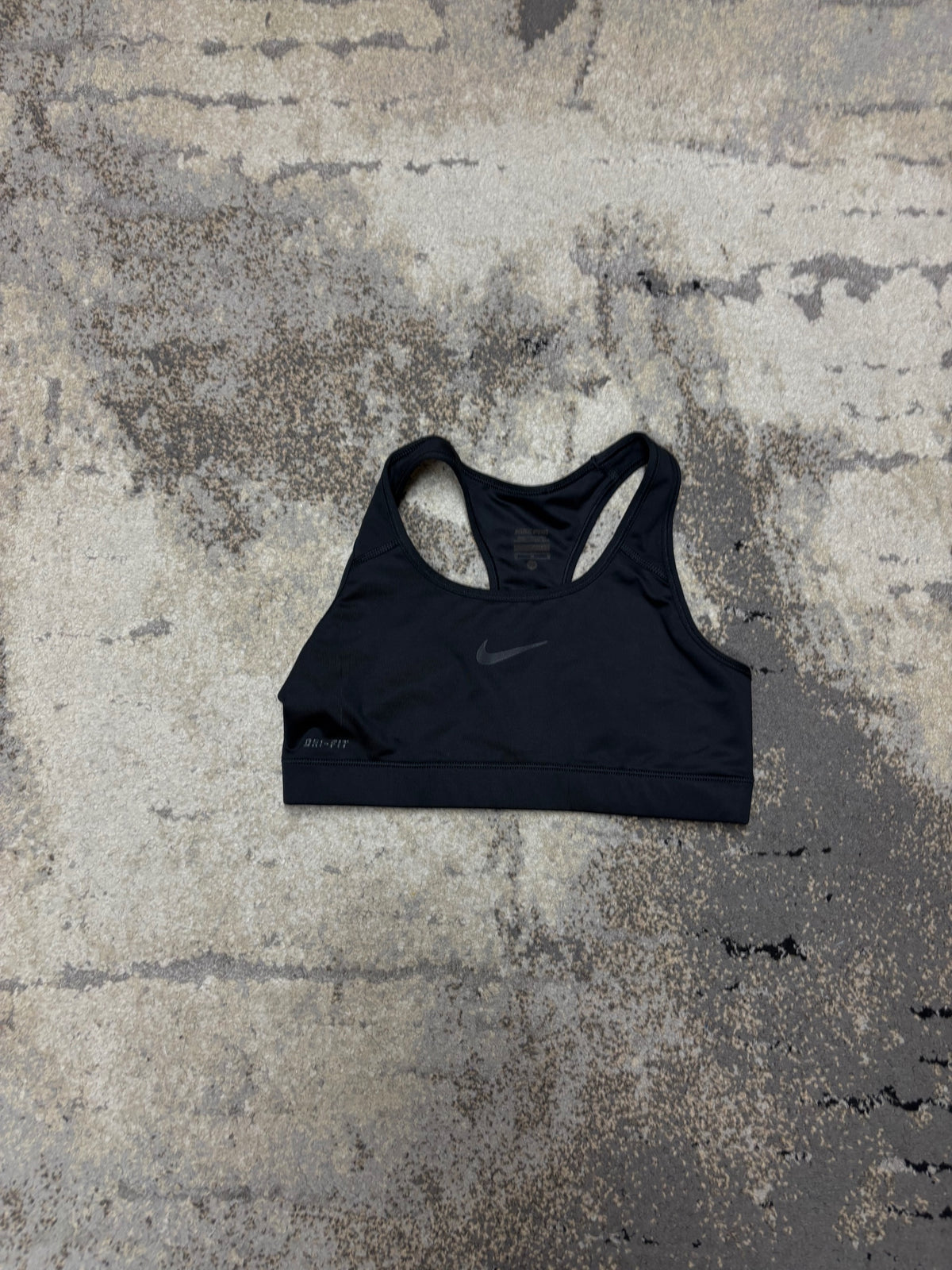 Top sportowy Nike, damskie w bardzo dobrym stanie rozmiar M, widok z przodu