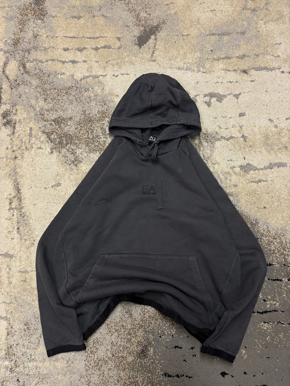 Bluza Emporio Armani hoodie, męskie w bardzo dobrym stanie rozmiar XXL, widok z przodu