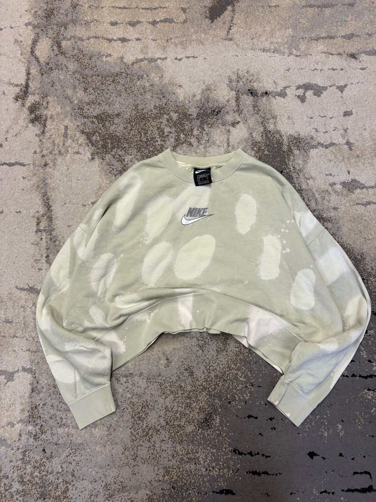 Bluza Nike crewneck, damskie w bardzo dobrym stanie rozmiar S, widok z przodu