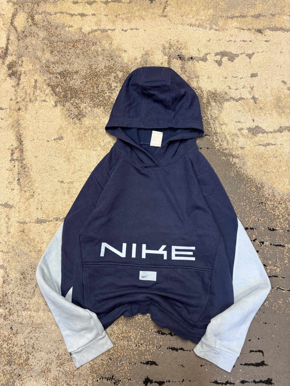 Bluza Nike hoodie, dziecięce w bardzo dobrym stanie rozmiar 158 cm / 13 lat, widok z przodu