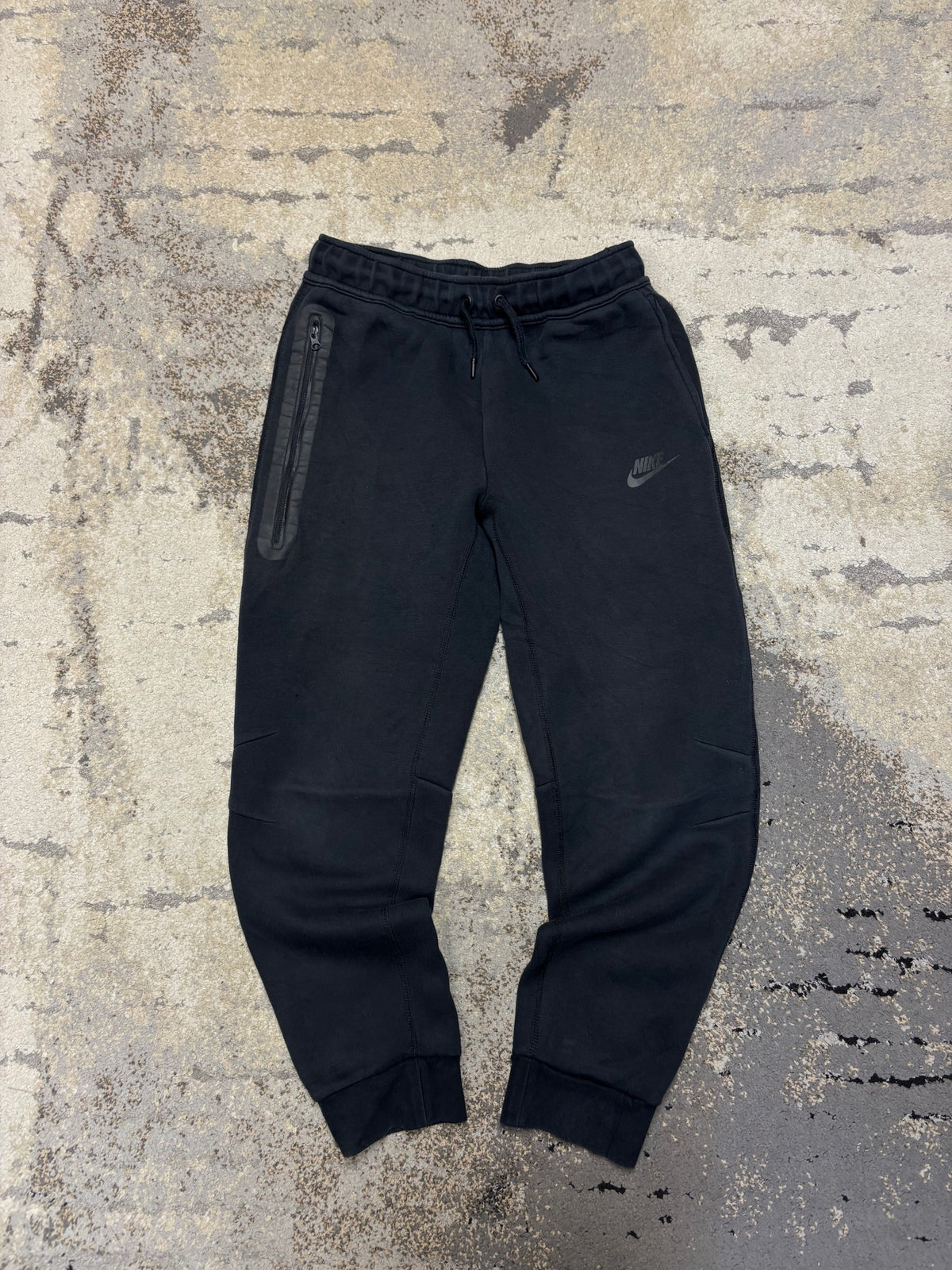 Dresy Nike Tech Fleece, dziecięce w dobrym stanie rozmiar 146 cm / 11 lat, widok z przodu