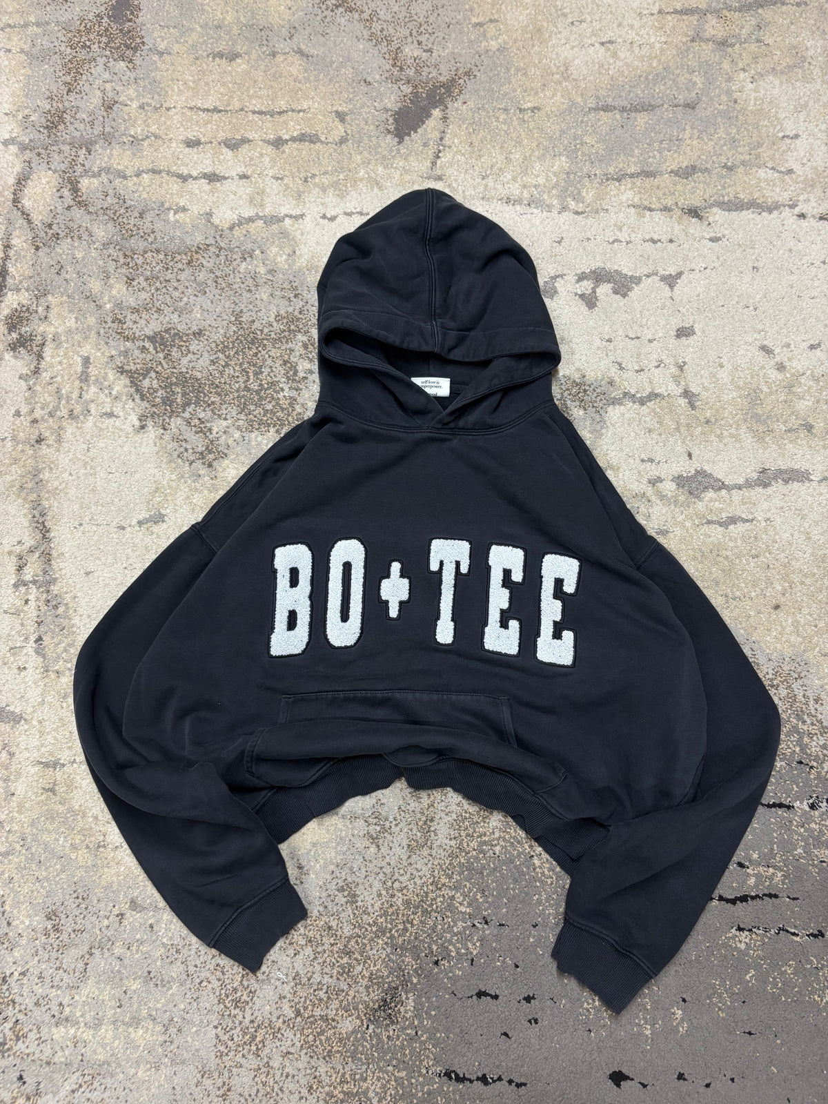 Bluza top bo+tee, damskie w bardzo dobrym stanie rozmiar M, widok z przodu