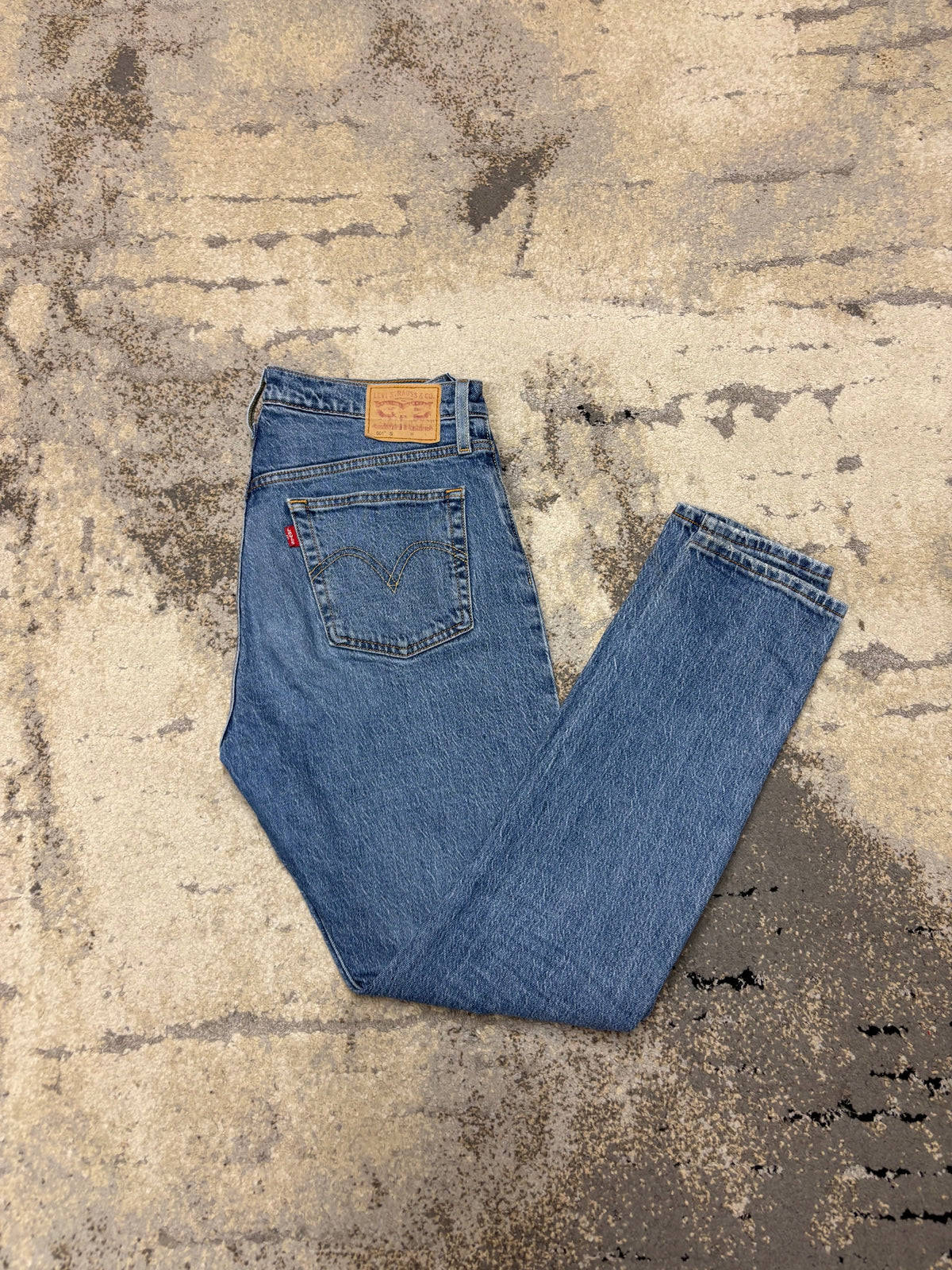 Levi's Jeasny LEVI’S, męskie w bardzo dobrym stanie rozmiar 44 | W28, widok z tyłu