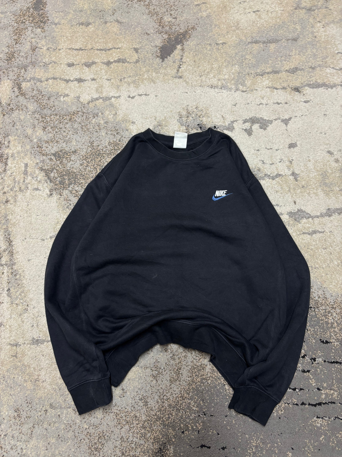 Bluza Nike crewneck, damskie w bardzo dobrym stanie rozmiar M, widok z przodu