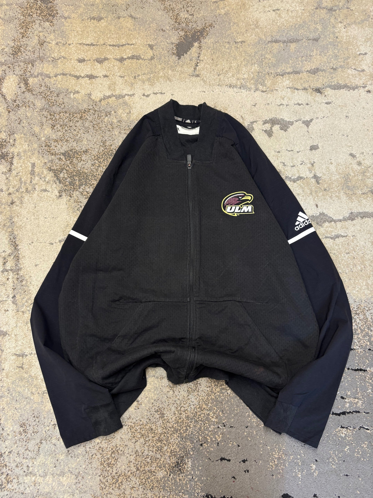 Bluza Adidas zipp, męskie w bardzo dobrym stanie rozmiar XL, widok z przodu