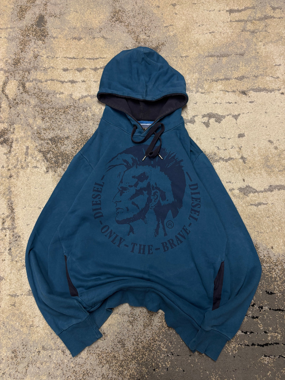 Bluza diesel hoodie vintage, męskie w bardzo dobrym stanie rozmiar L, widok z przodu