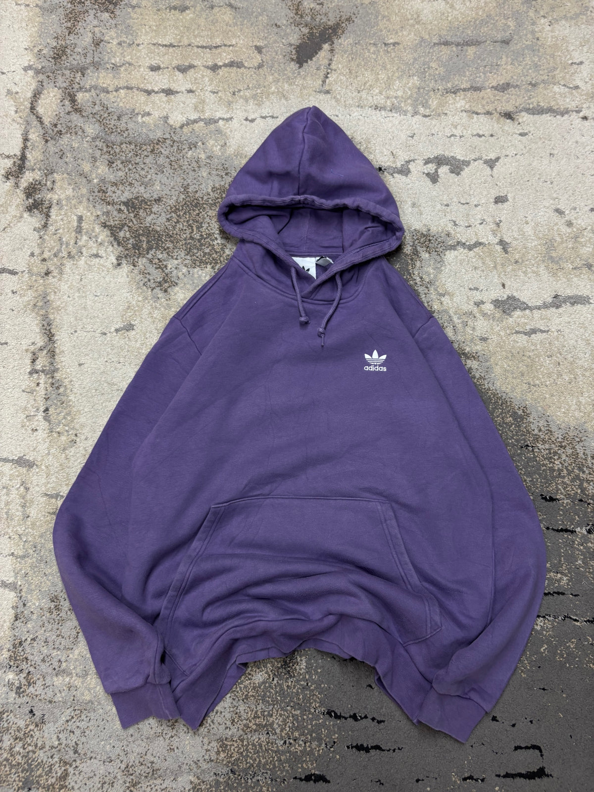 Bluza Adidas hoodie, damskie w bardzo dobrym stanie rozmiar L, widok z przodu