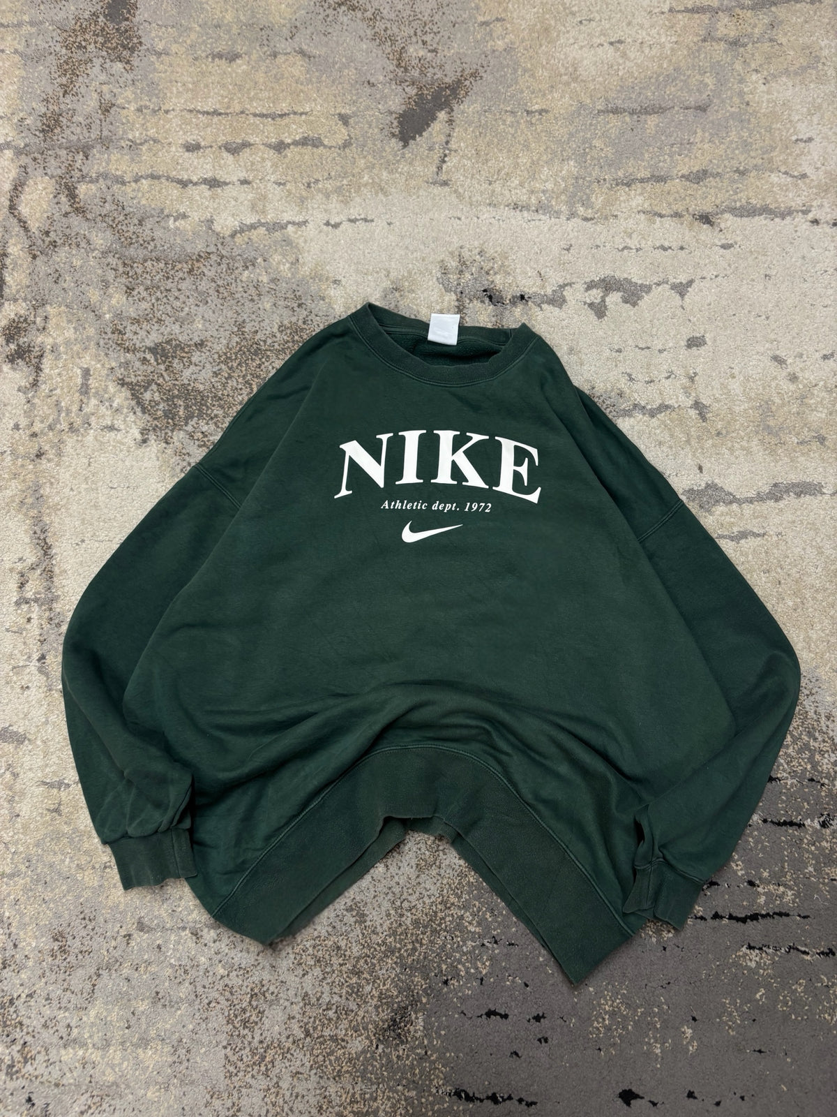 Bluza Nike crewneck, damskie w bardzo dobrym stanie rozmiar XS, widok z przodu