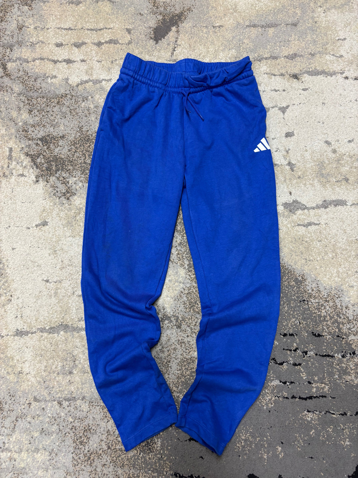 Dresy Adidas, dziecięce w bardzo dobrym stanie rozmiar 176 cm / 16 lat, widok z przodu