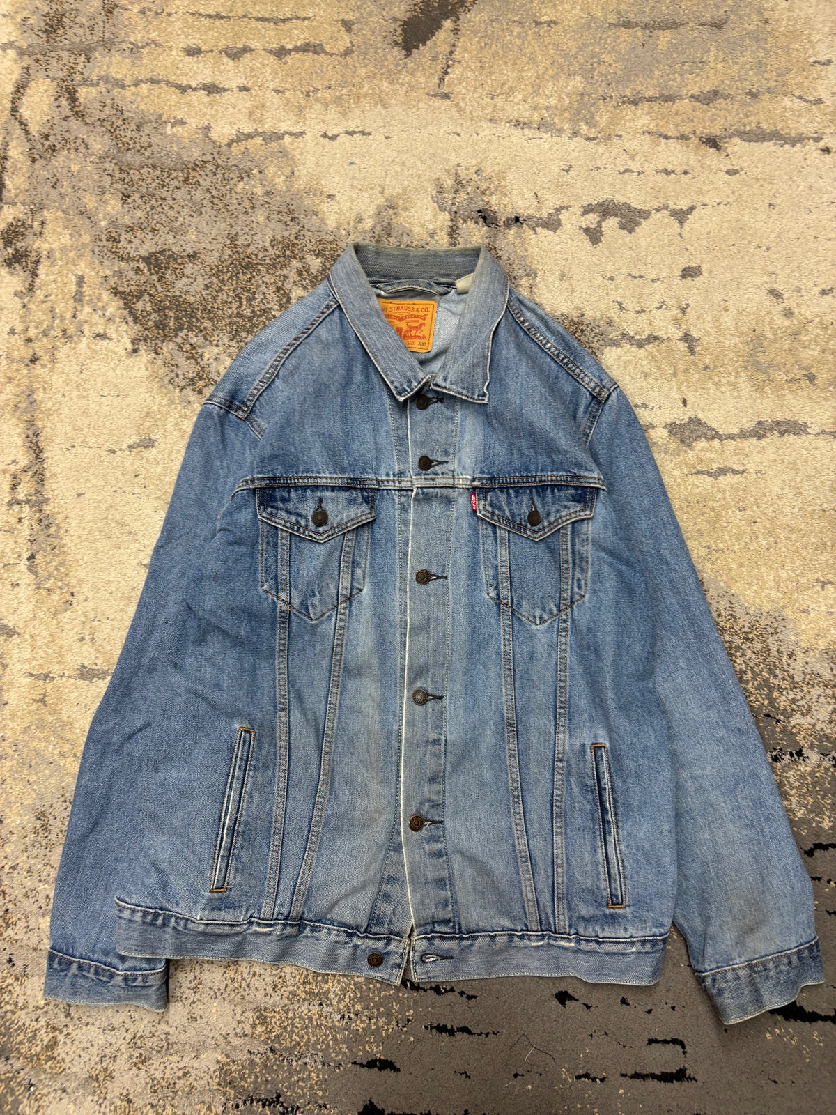 Levi's Kurtka Jeansowa LEVI’S, damskie w bardzo dobrym stanie rozmiar XL, widok z przodu