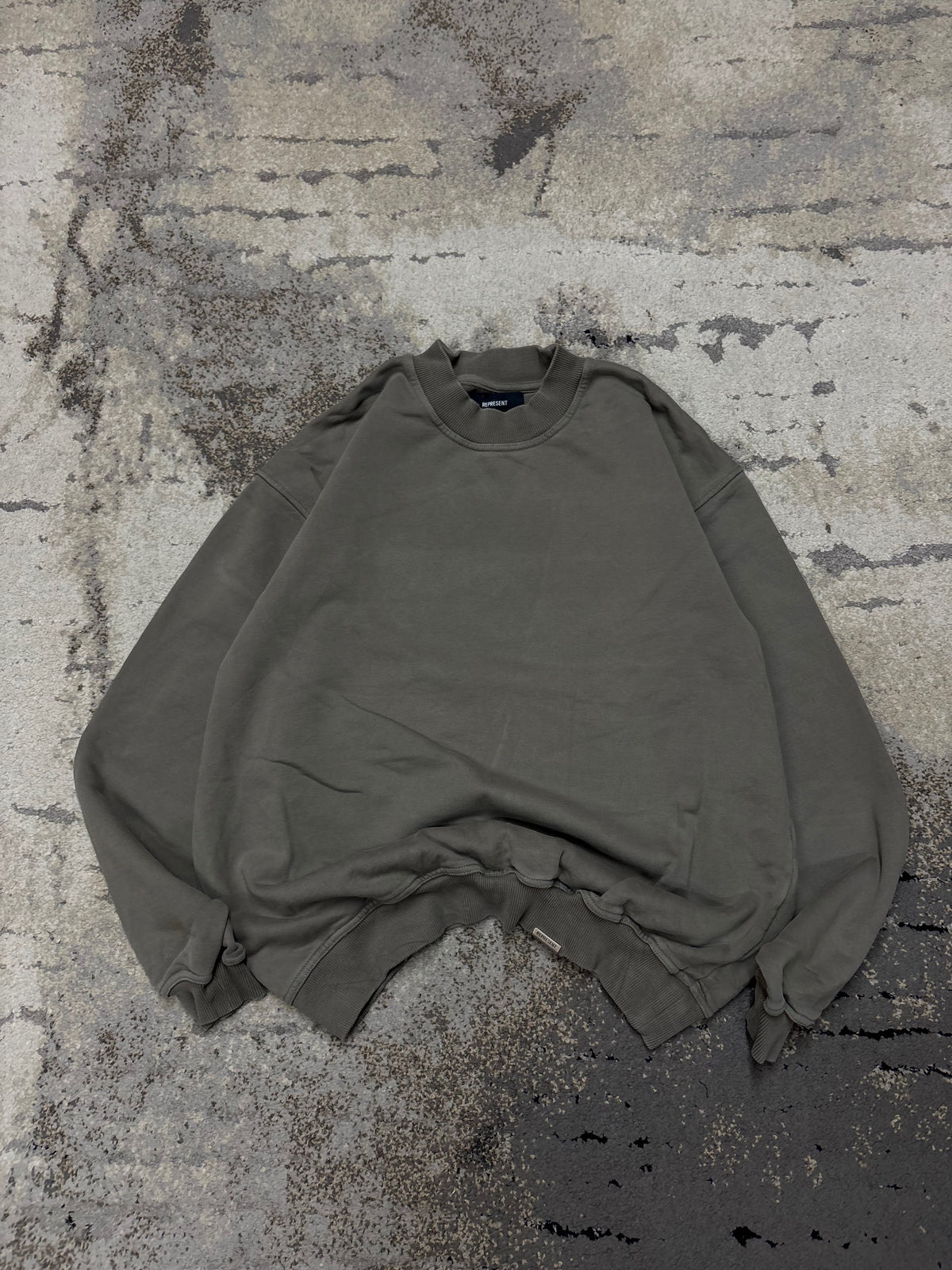 Bluza Represent crewneck, damskie w bardzo dobrym stanie rozmiar L, widok z przodu
