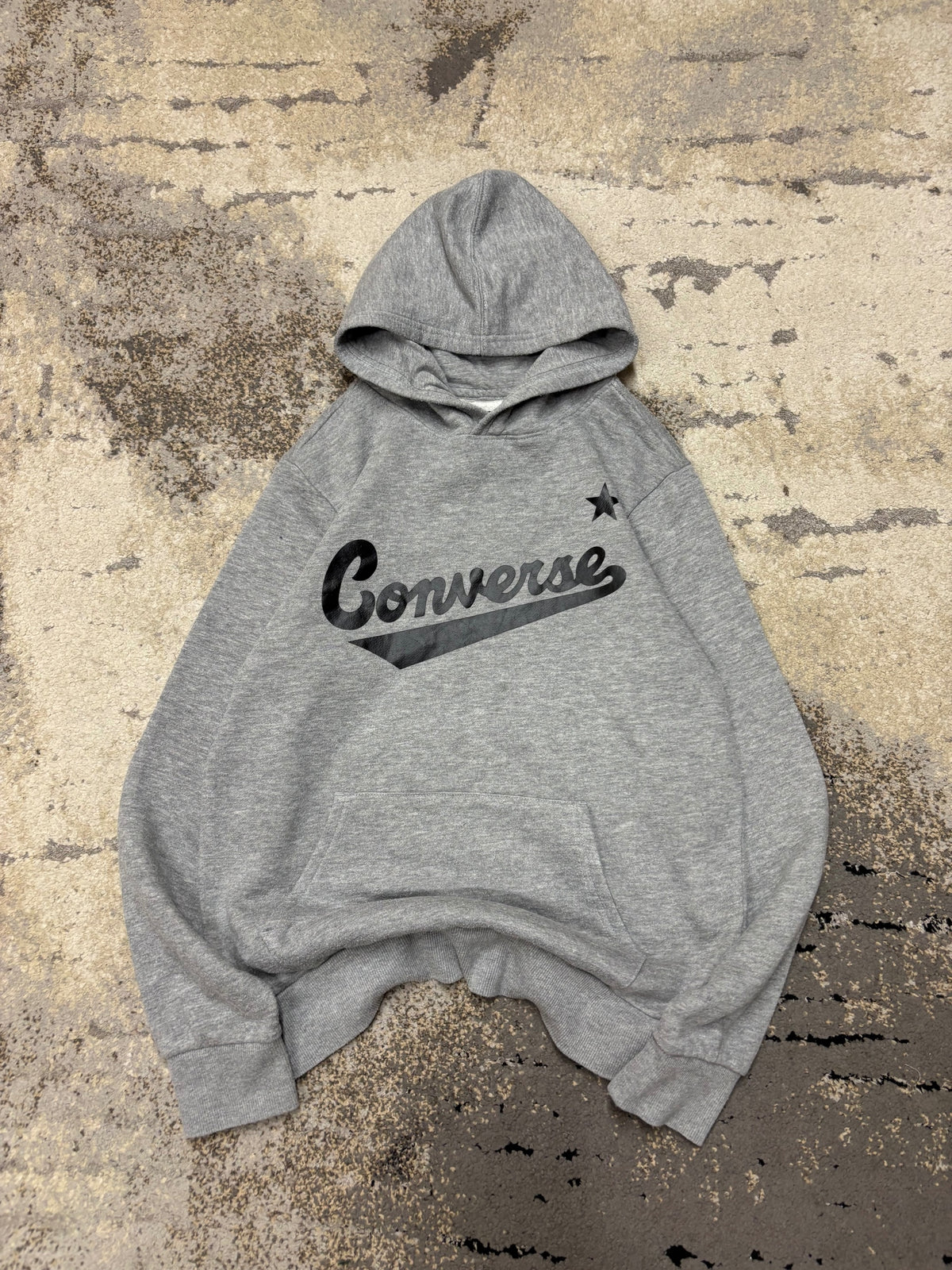 Bluza Converse hoodie, dziecięce w bardzo dobrym stanie rozmiar XL, widok z przodu
