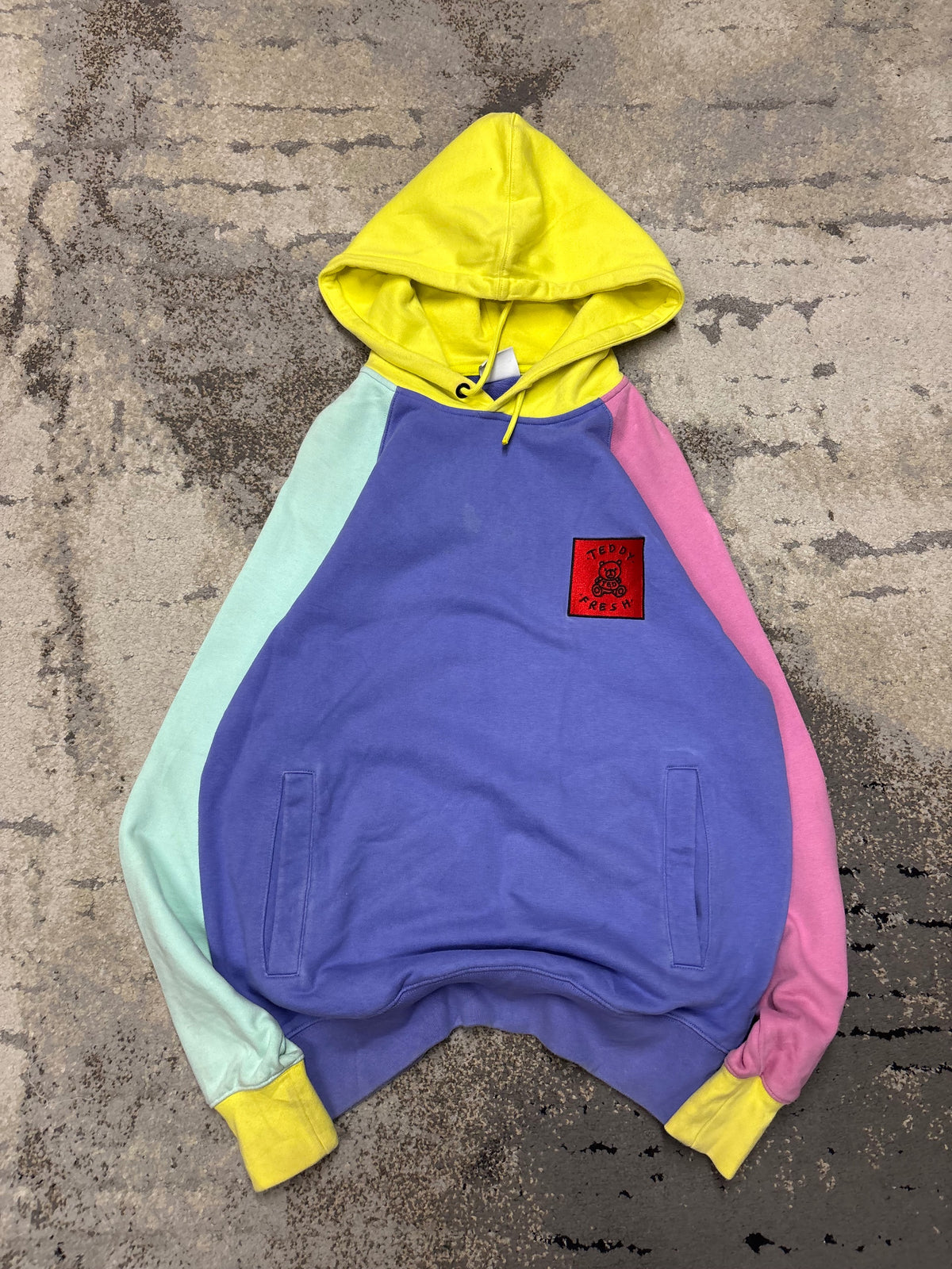 Bluza Teddy Fresh hoodie, damskie w bardzo dobrym stanie rozmiar S, detal