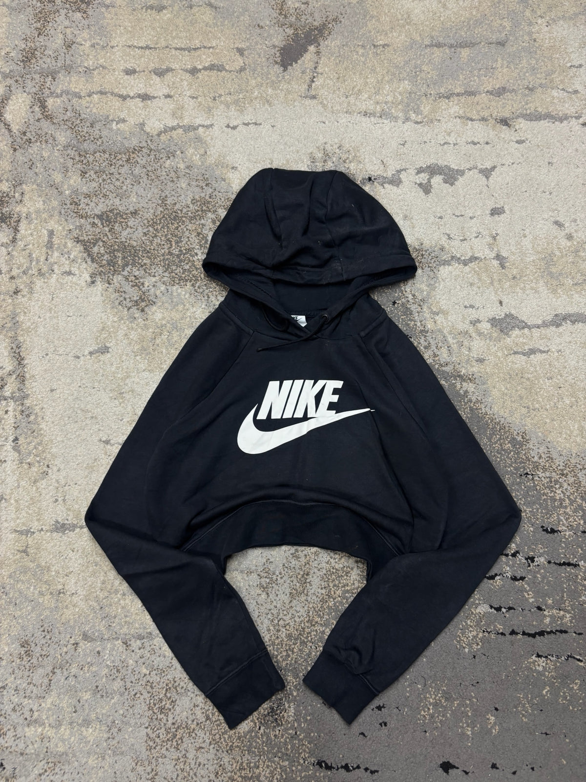 Bluza Nike hoodie, damskie w bardzo dobrym stanie rozmiar XS, widok z przodu