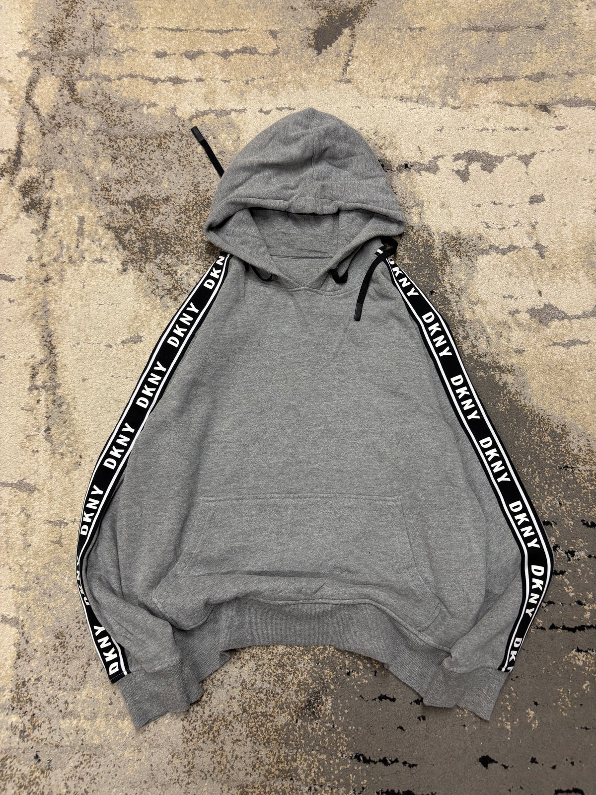 Bluza DKNY hoodie, damskie w bardzo dobrym stanie rozmiar L, widok z przodu