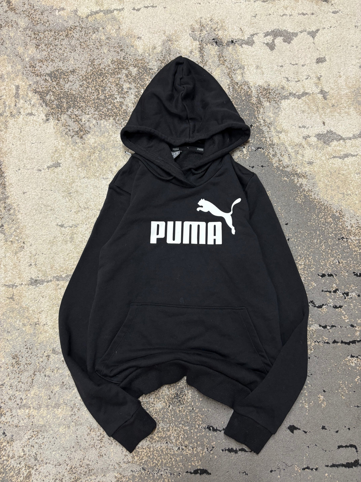 Bluza Puma hoodie, damskie w bardzo dobrym stanie rozmiar S, widok z przodu