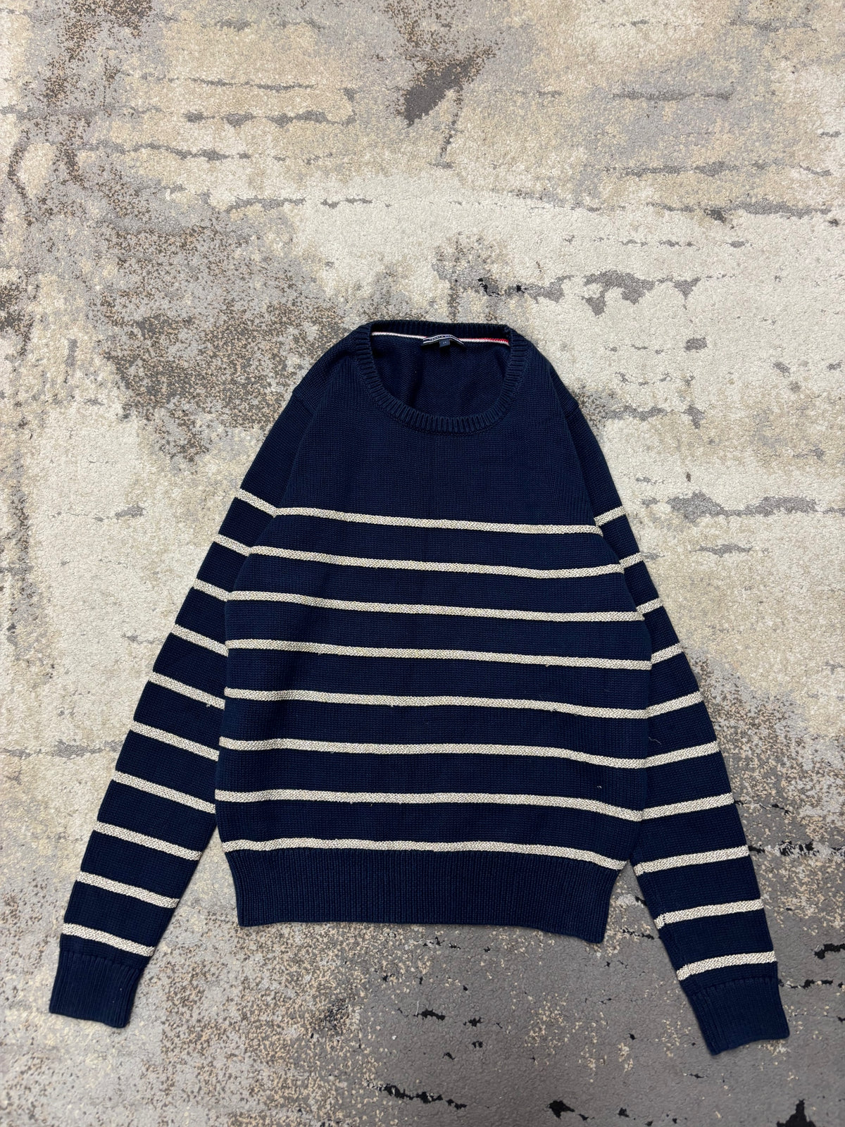 Sweterek Tommy Hilfiger, damskie w bardzo dobrym stanie rozmiar M, widok z przodu