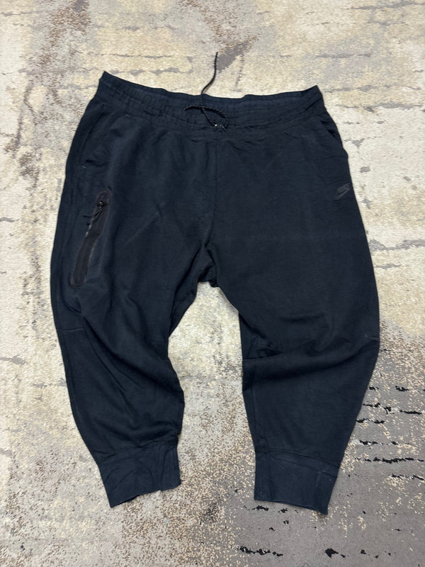 Dresy Nike Tech Fleece, męskie w bardzo dobrym stanie rozmiar XXL, widok z przodu