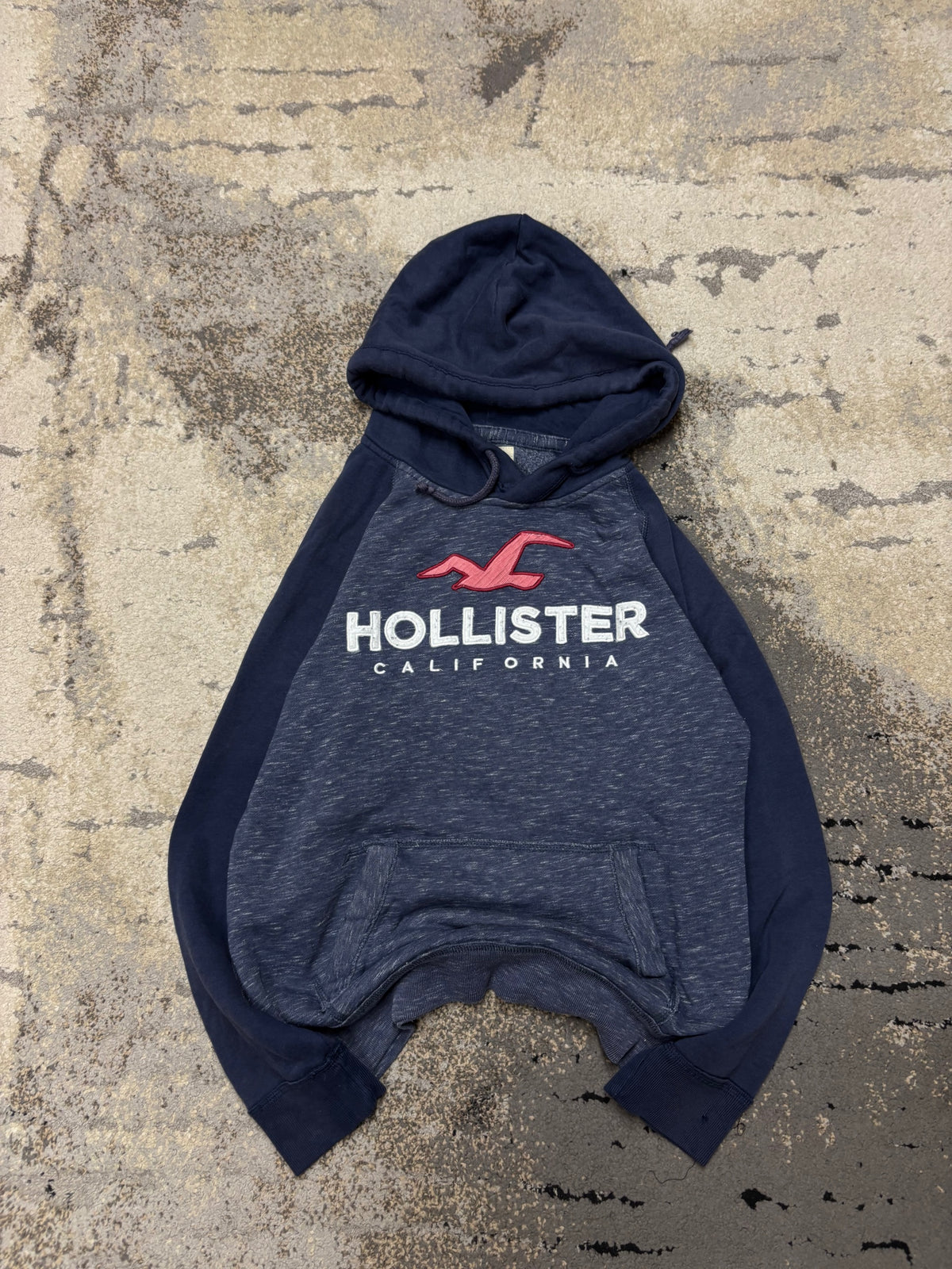 Bluza Hollister hoodie, damskie w bardzo dobrym stanie rozmiar S, widok z przodu