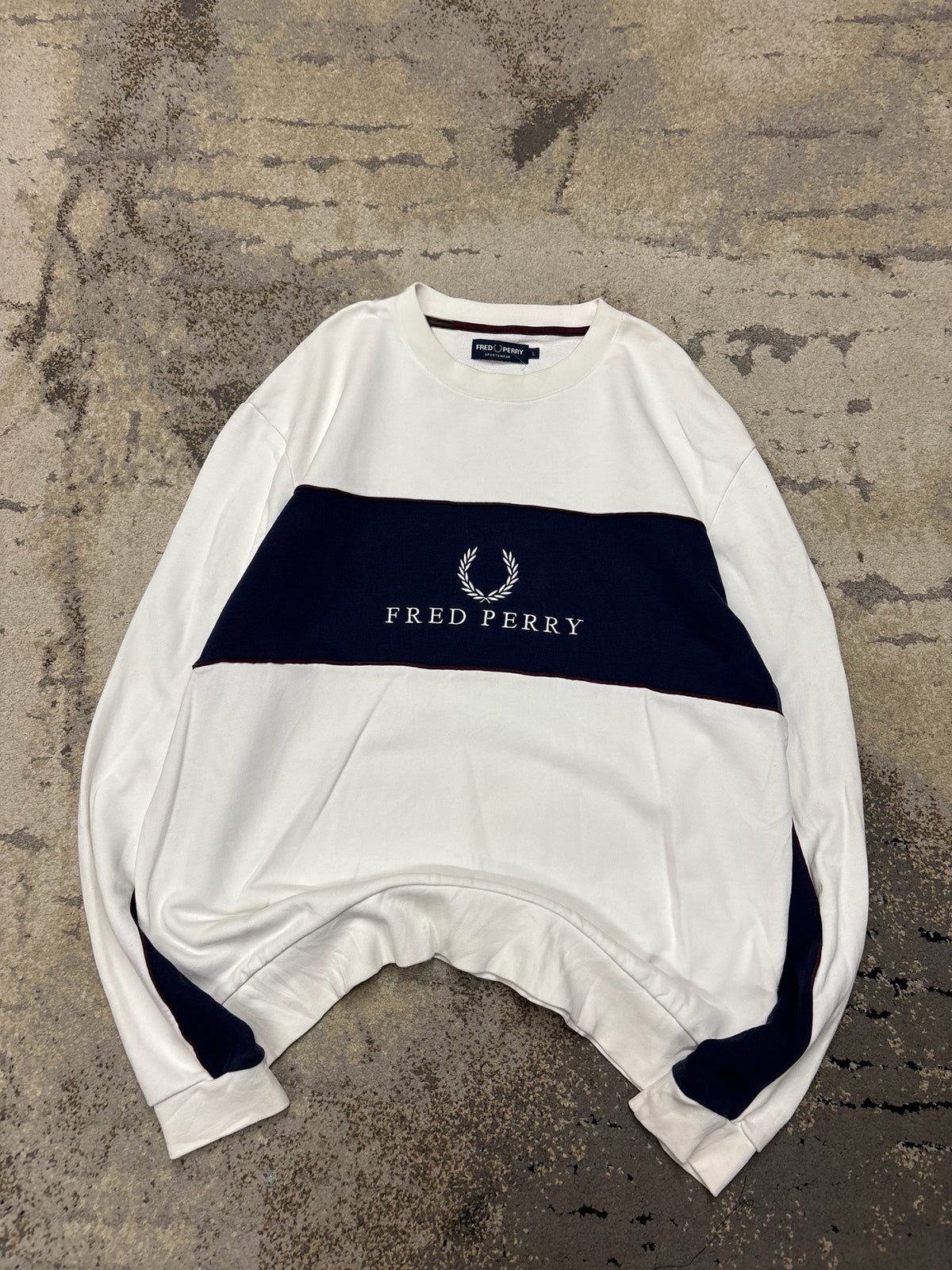 Bluza Fred Perry crewneck, męskie w bardzo dobrym stanie rozmiar L, widok z przodu