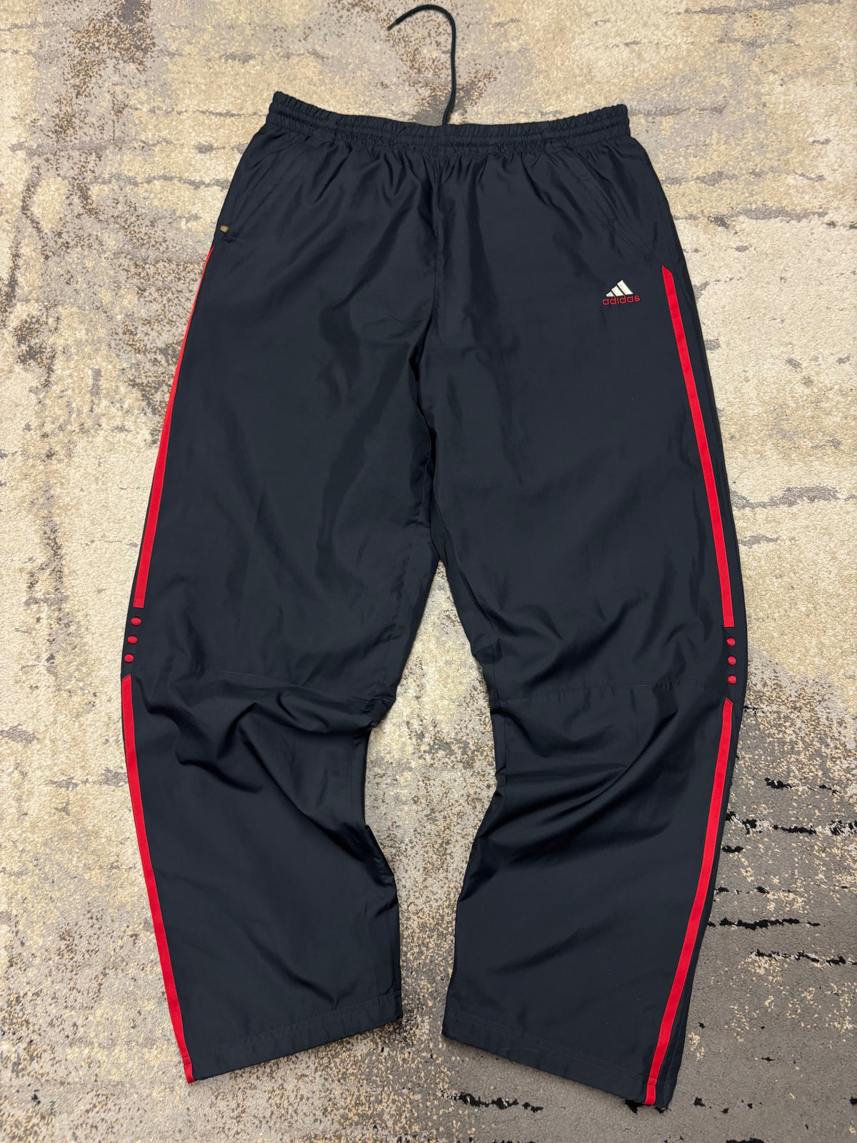 Dresy Adidas vintage retro y2k, męskie w bardzo dobrym stanie rozmiar L, widok z przodu