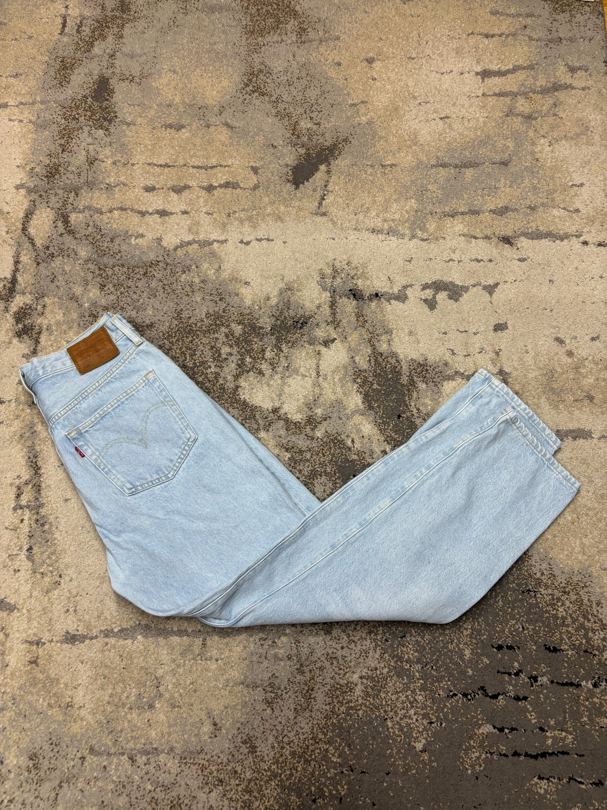 Levi's Jeasny LEVI’S, damskie w bardzo dobrym stanie rozmiar M, widok z przodu