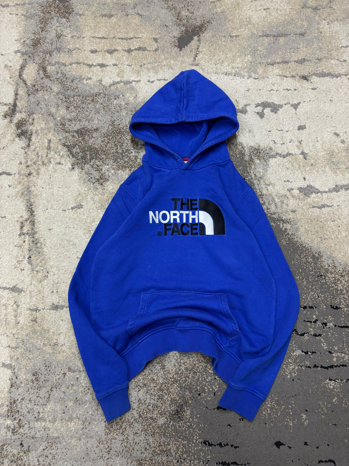 Bluza The North Face hoodie, dziecięce w bardzo dobrym stanie rozmiar XL, widok z przodu